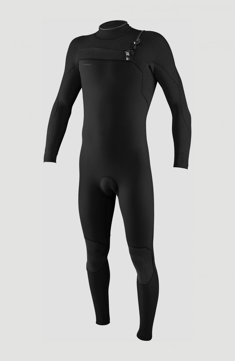 O'Neill Hyperfreak Plus 5/4mm Chest Zip Full Wetsuit für Herren, schwarz, freigestellt von vorne