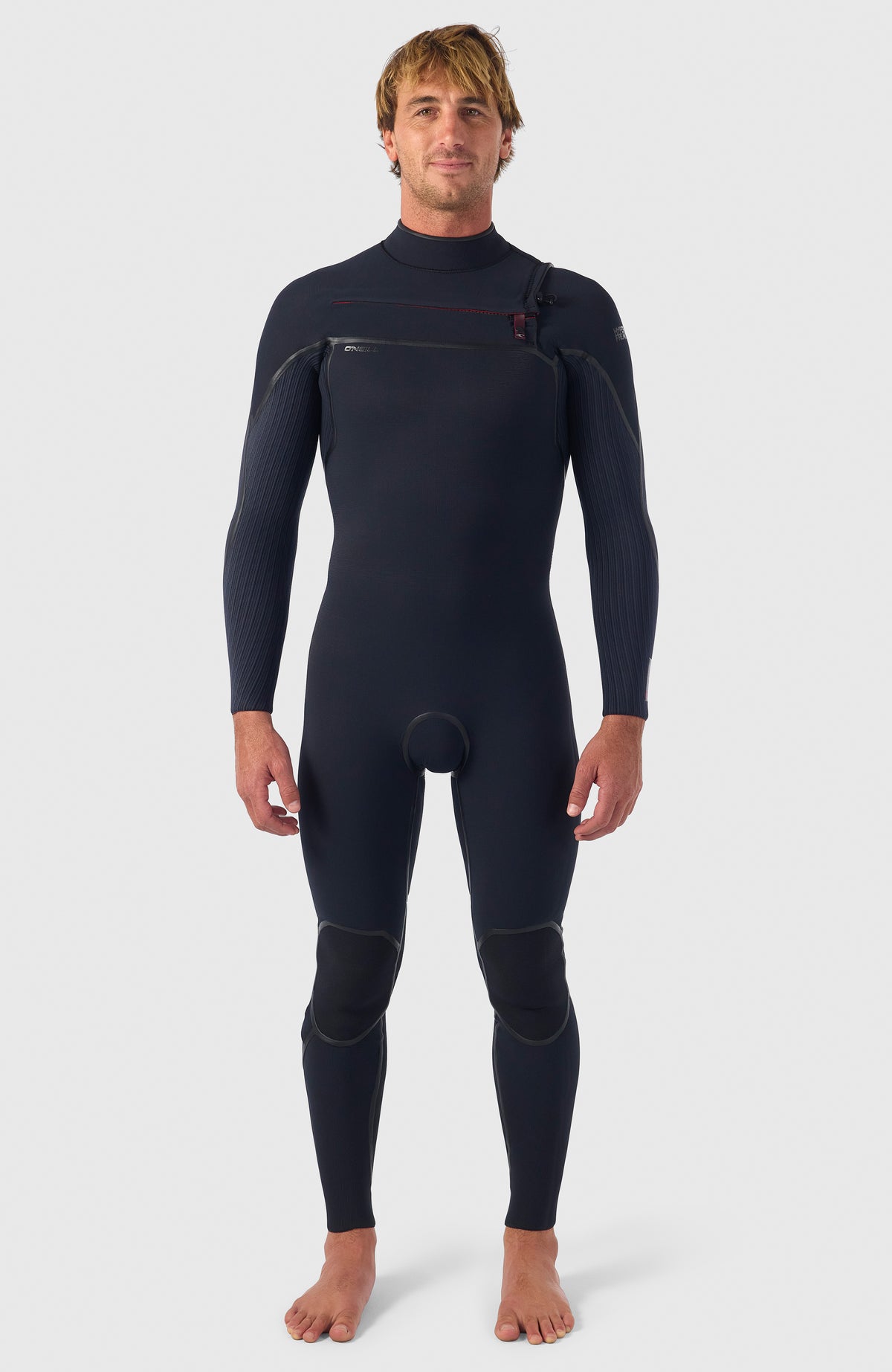 O'Neill Hyperfreak Fire 4/3mm+ Chest Zip Full Wetsuit für Herren, schwarz, Vorderansicht, am Model