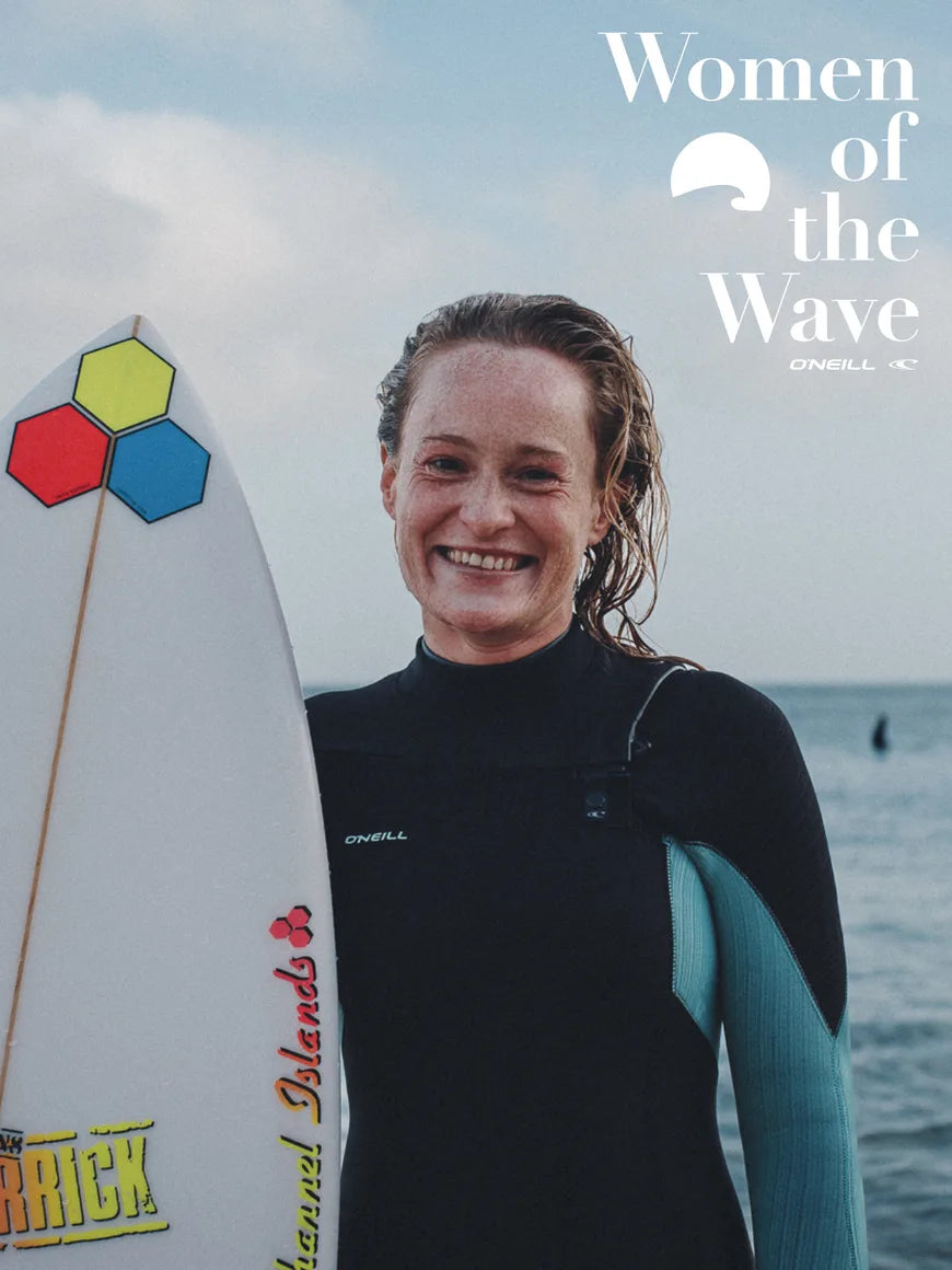 MARIA LECHLEITNER AM MEER LEBENDES BERGMÄDCHEN, PASSIONIERTE SURFERIN UND SKATEBOARDERIN