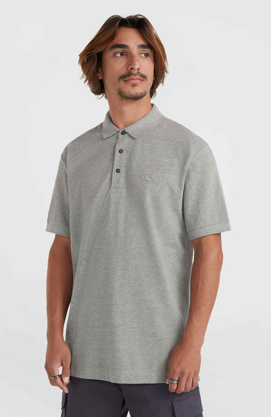 O'Neill Poloshirt mit kleinem Logo für Herren, grau, getragen am Model, Vorderansicht