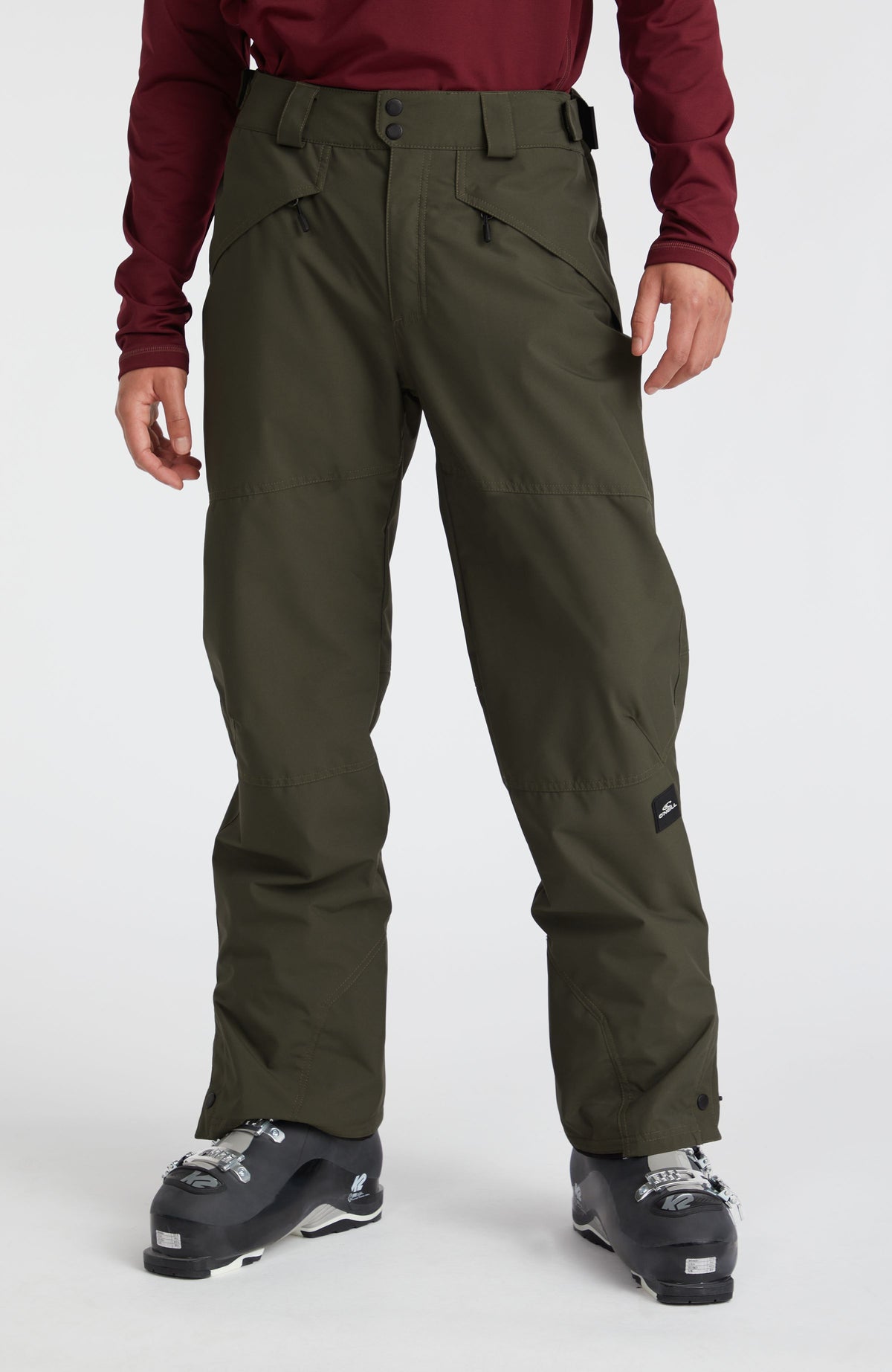 O'Neill Hammer Regular Skihose für Herren, grün, Vorderansicht, getragen am Model mit Reißverschlusstaschen