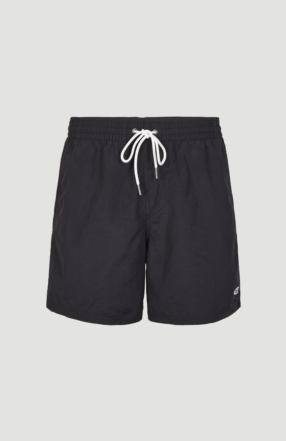Vert 16'' Badehose für Herren, schwarz, freigestellt von vorne mit weißem Kordelzug am elastischen Bund