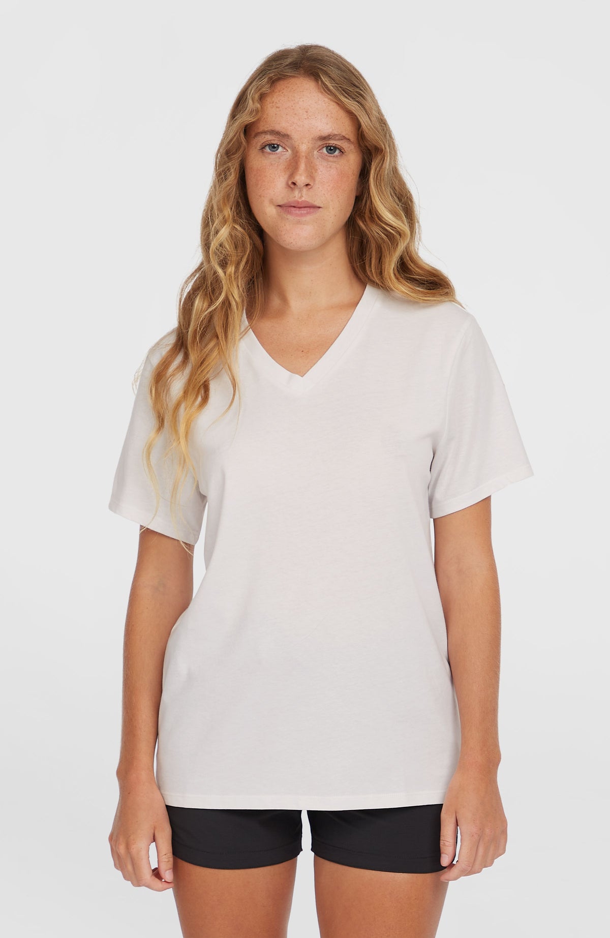 Essentials T-Shirt mit V-Ausschnitt | Snow White