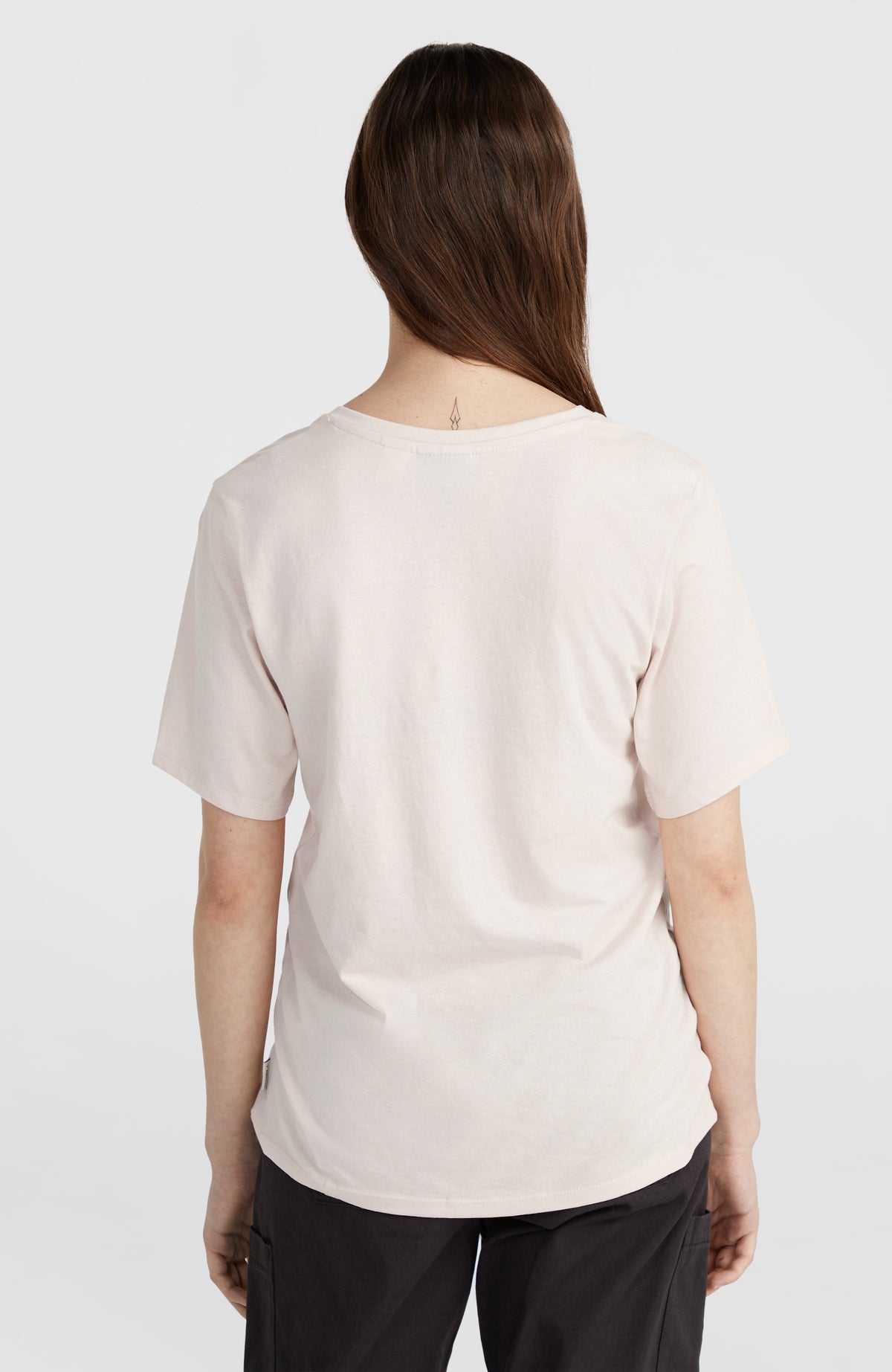 Essentials T-Shirt mit V-Ausschnitt für Damen, pink, Rückansicht am Model