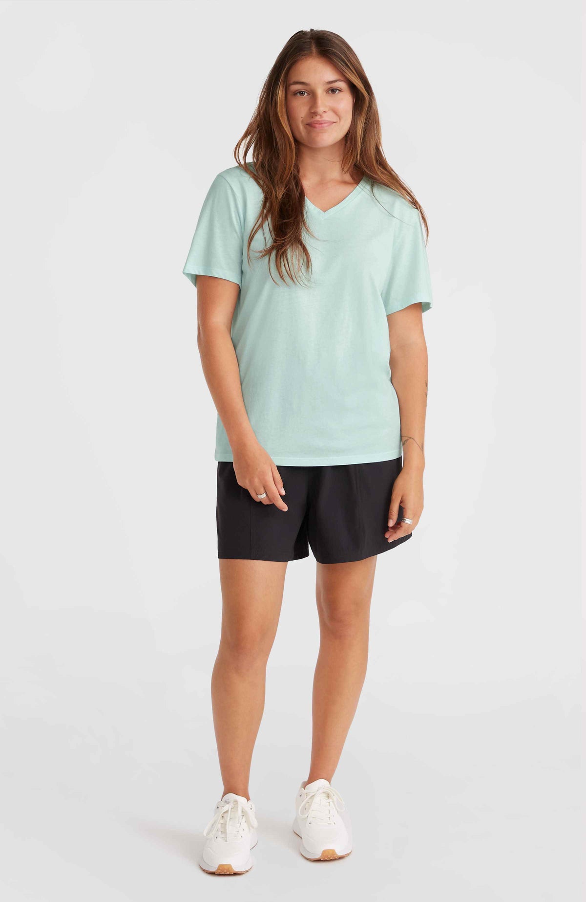 Essentials T-Shirt mit V-Ausschnitt | Soothing Sea