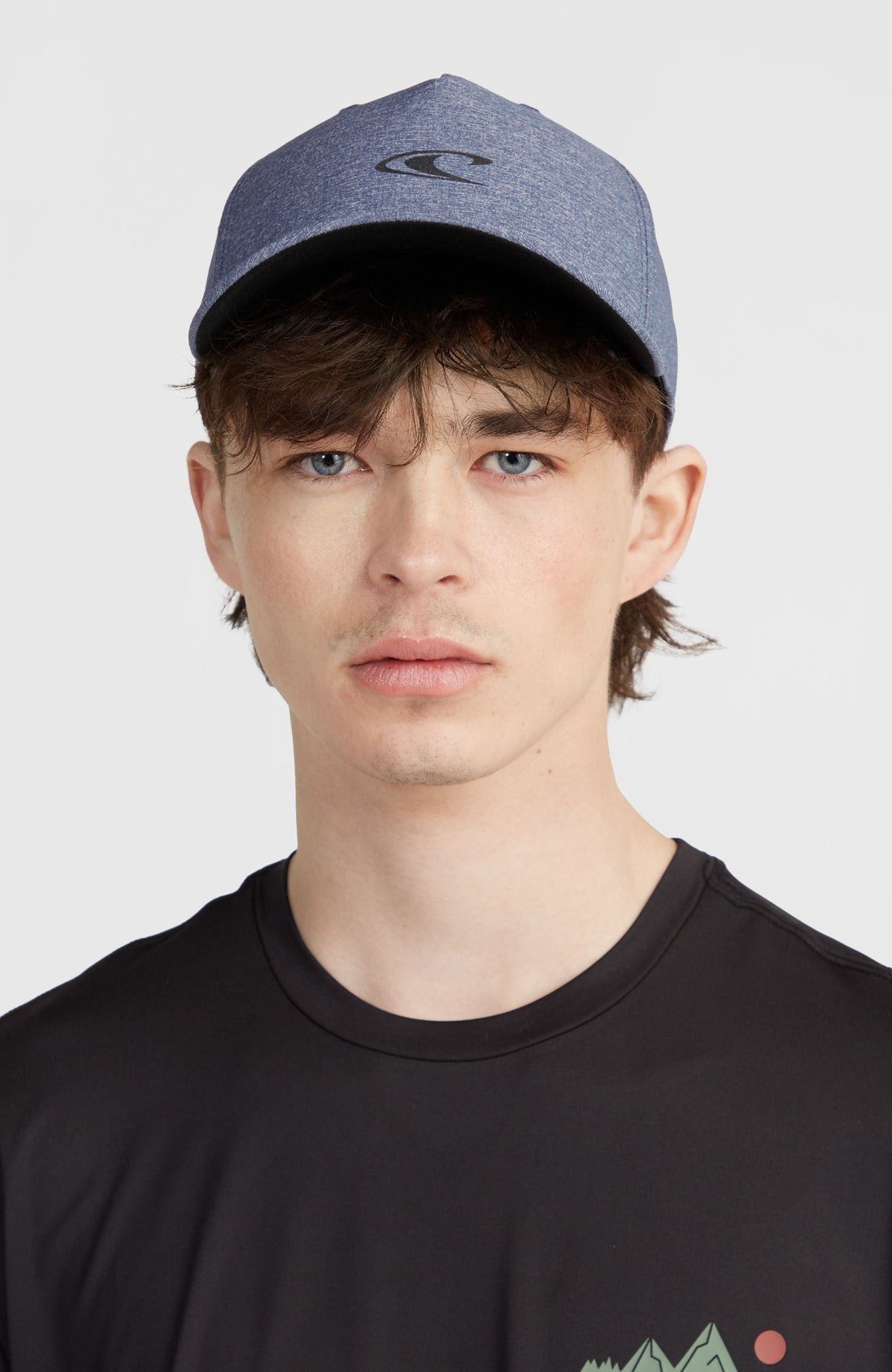 Hybrid Cap für Herren, blau, getragen am Model, Vorderansicht