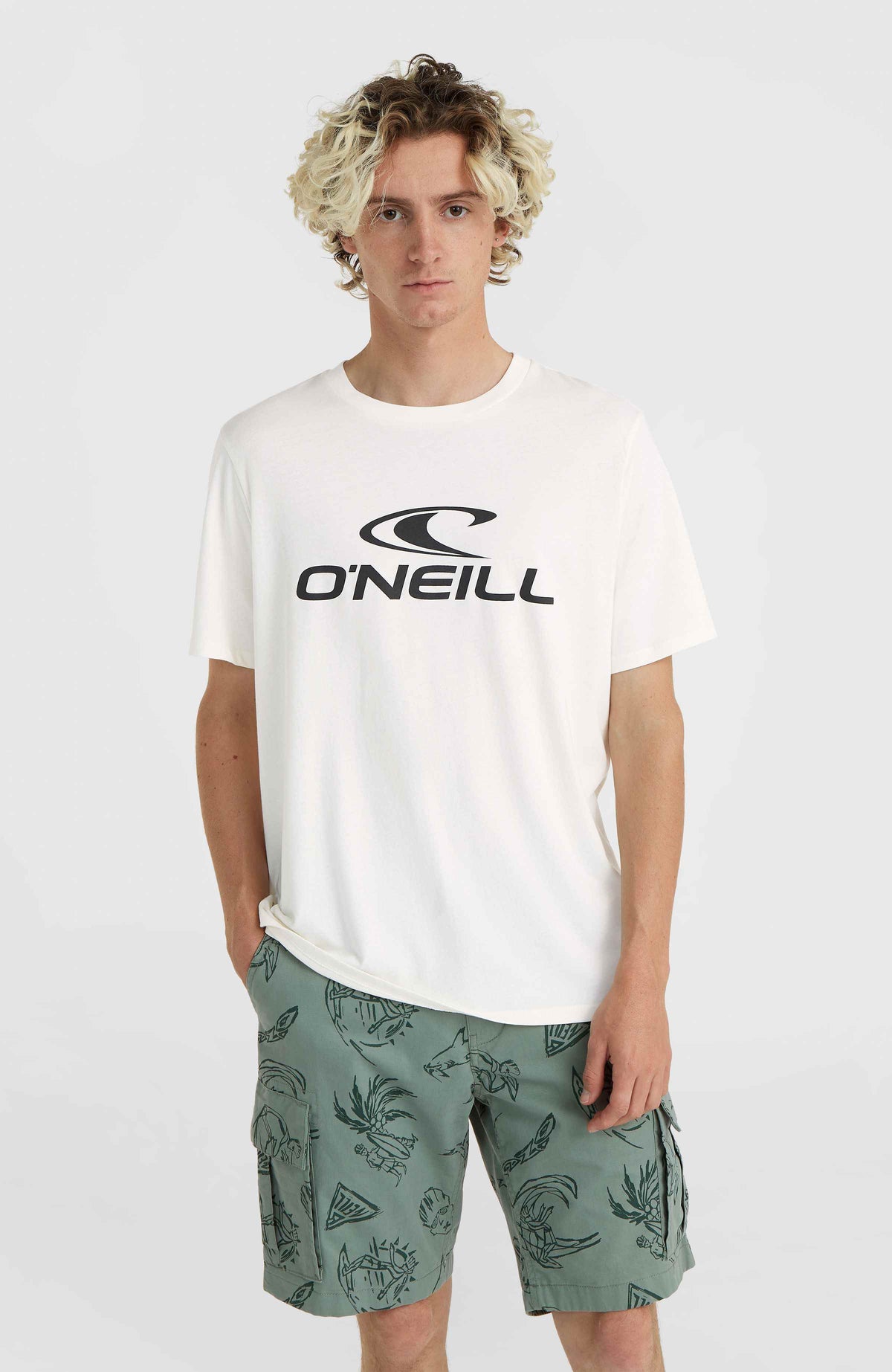 O'Neill Logo T-Shirt für Herren, weiß mit Logo-Print in Schwarz, Vorderansicht, am Model