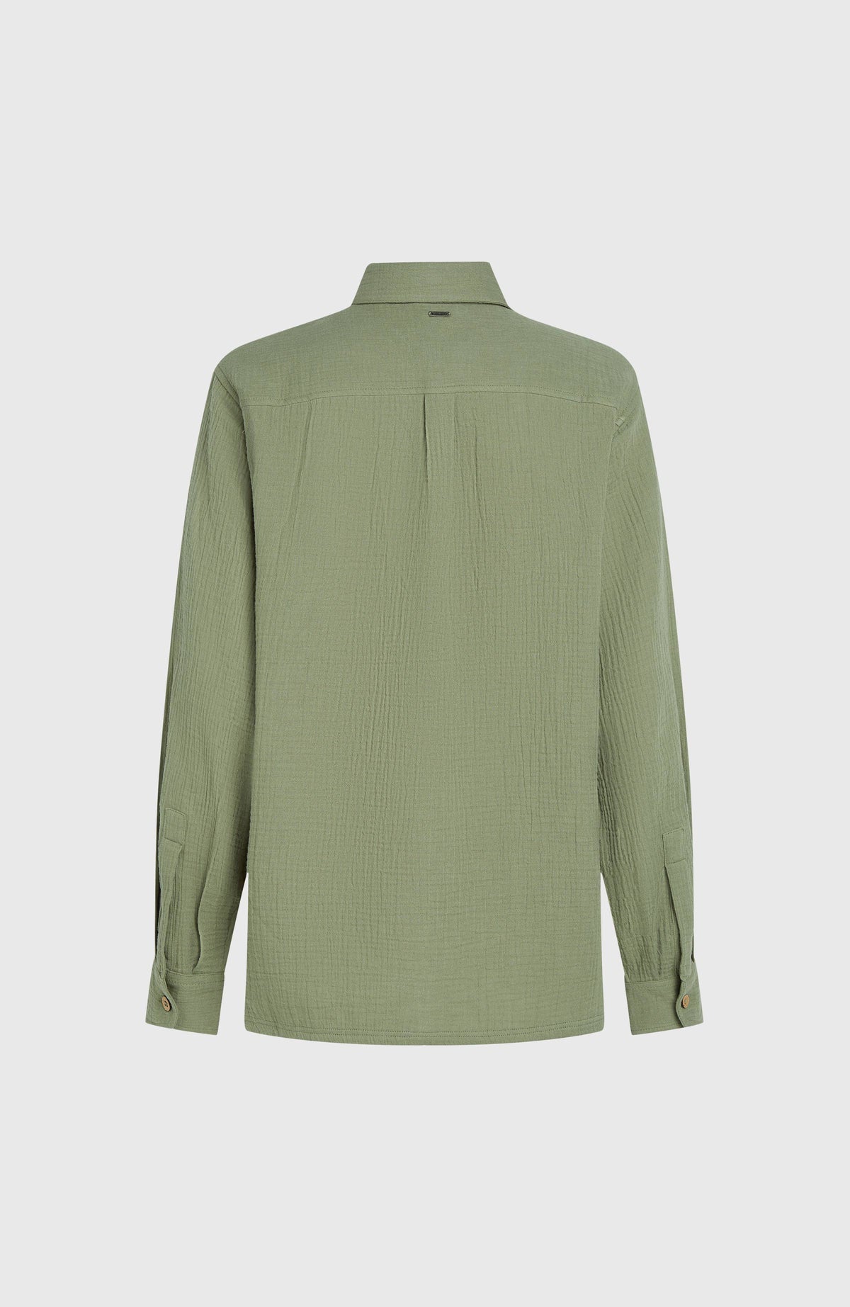 Brenda Bluse für Damen, grün, freigestellt von hinten mit kleiner Metallplakette