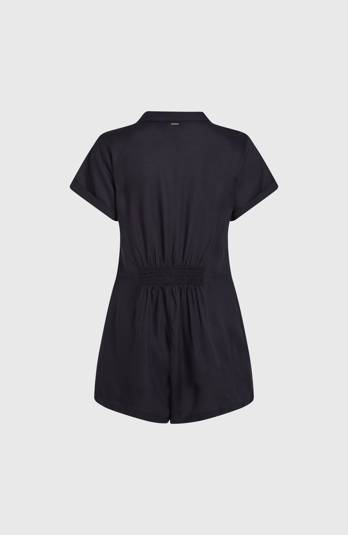 Women of the Wave Romper für Damen, schwarz, freigestellt von hinten mit elastischer Raffung an der Rückseite