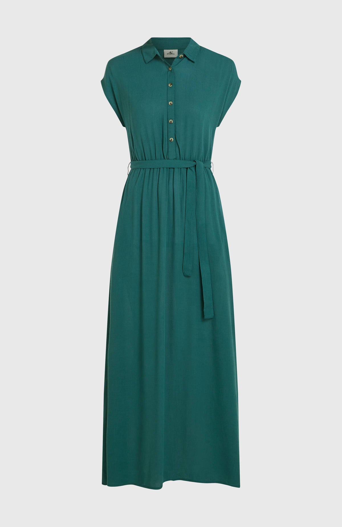 Grünes Lori Maxi-Hemdkleid für Damen, freigestellt von vorne mit Bindegürtel