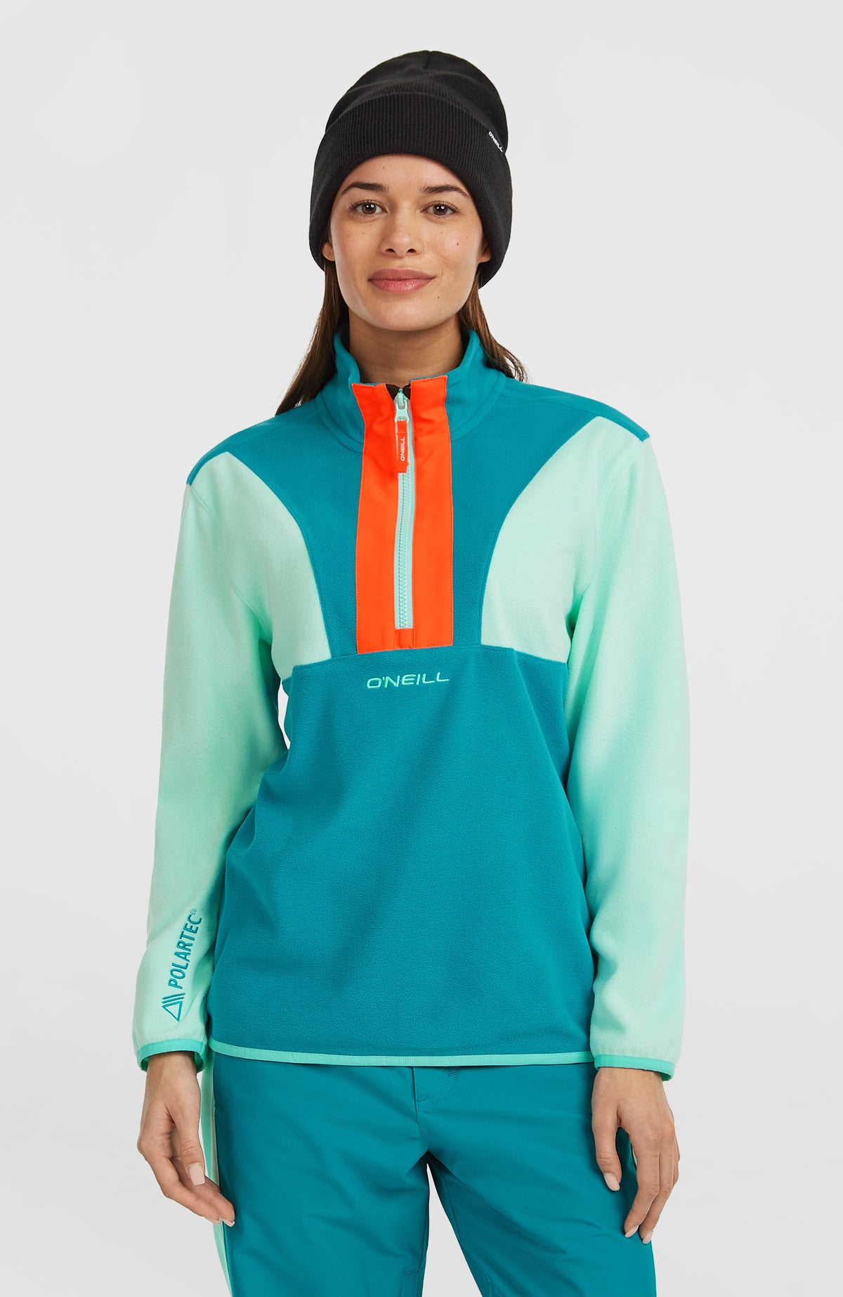 O'Neill FWC'Cruz Triple Polartec® Fleecepullover mit Halbreißverschluss für Damen, grün, Vorderansicht am Model