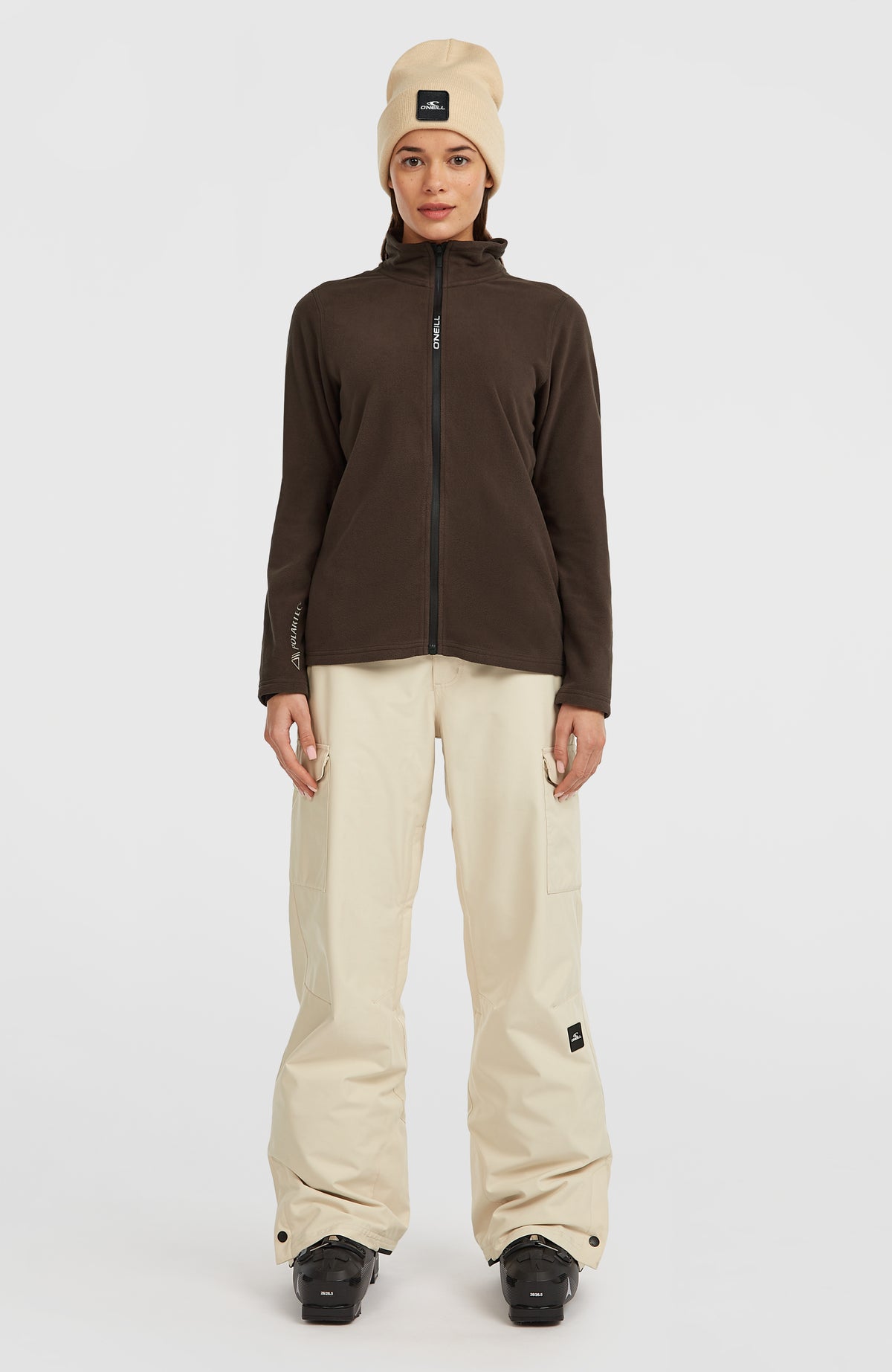 FWC'Cruz Jack's Fleecejacke für Damen in Braun, Ganzkörperansicht von vorne am Model