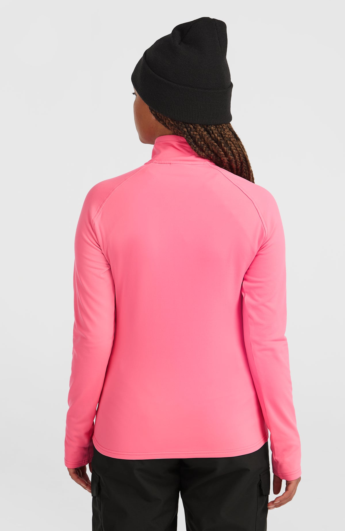 FWC'Cruz Fleecepullover für Damen in Pink, getragen am Model von hinten mit Stehkragen und Raglanärmeln