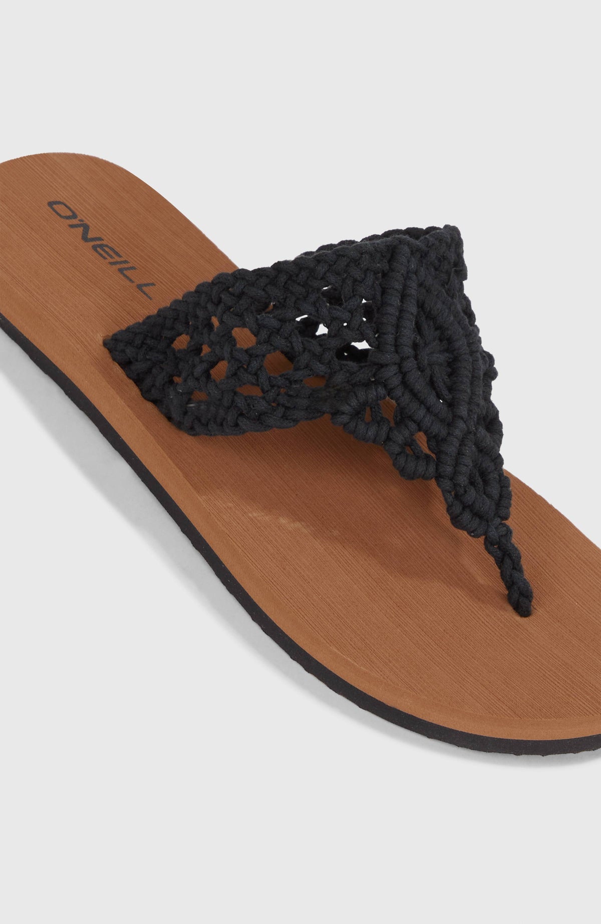 Ditsy Crochet Sandalen für Damen, schwarz, Nahaufnahme des gehäkelten Riemens mit Zehensteg