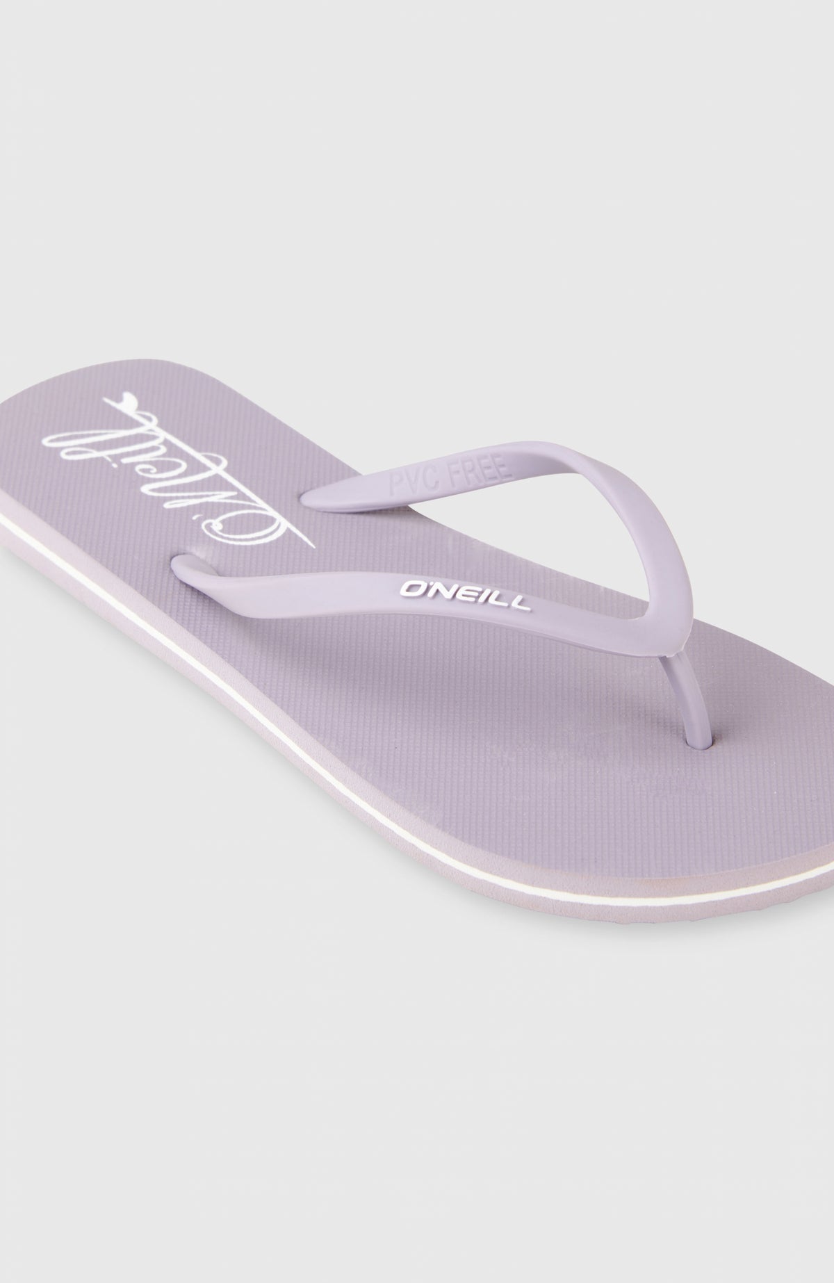 Profile Script Logo Sandalen für Damen, lila mit Logo-Print in Weiß, Nahaufnahme von Riemen und Fußbett