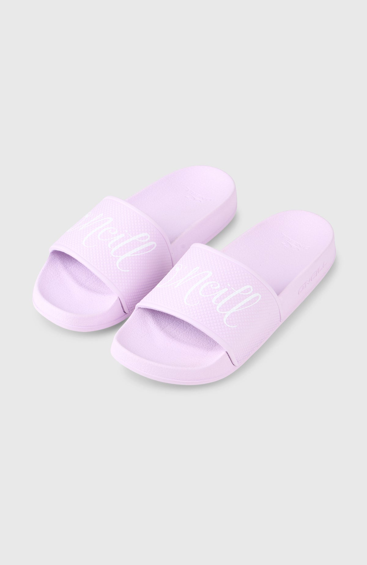 O'Neill Script Slides für Damen, lila mit Logo-Print in Weiß, freigestellt von schräg oben