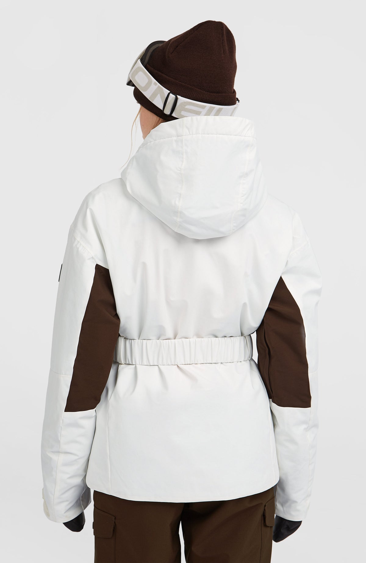 FWC'Cruz Hybrid-Skijacke mit Gürtel für Damen, weiß, Rückansicht am Model