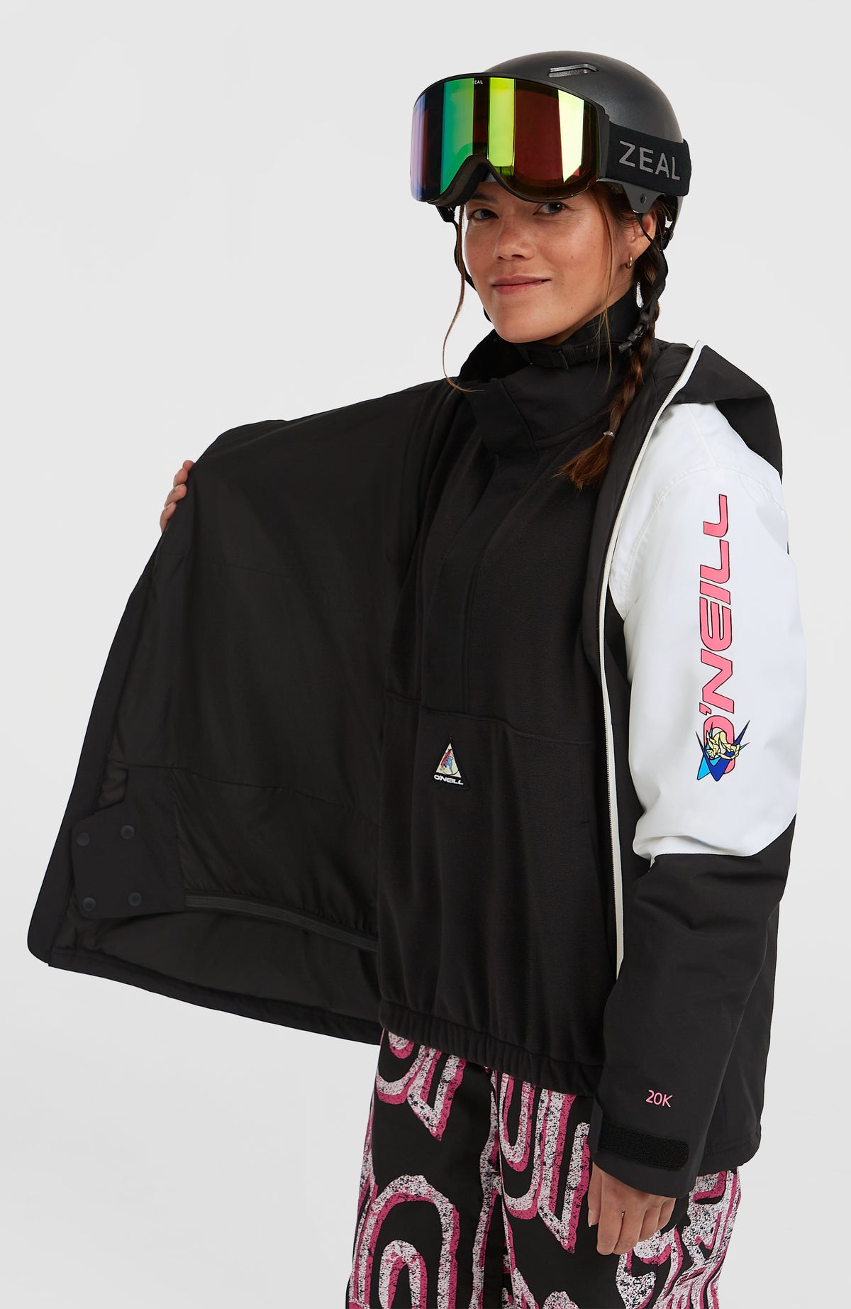 FWC'Play Asymmetric Ski- und Snowboardjacke für Damen, schwarz, Vorderansicht mit geöffneter Jacke und Innenfutter
