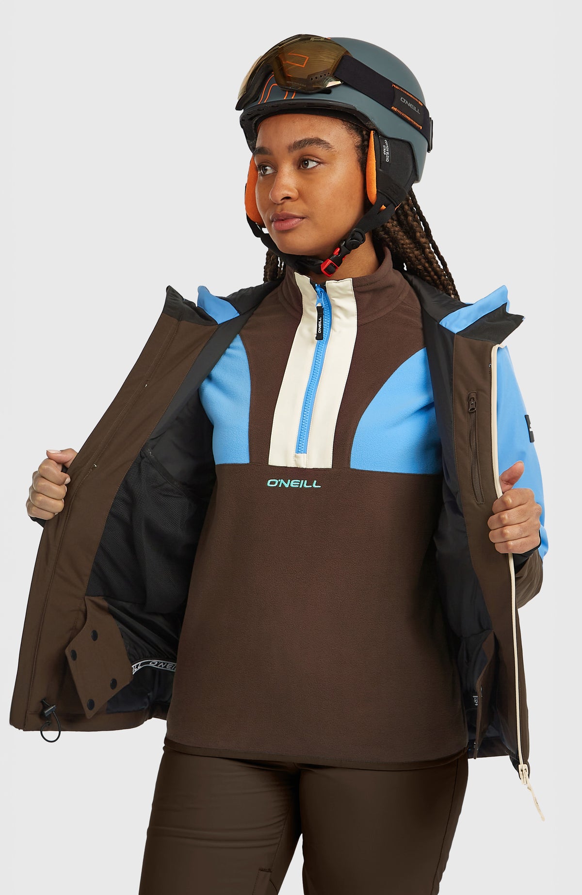 FWC'Cruz Triple Skijacke für Damen, blau, Vorderansicht am Model mit geöffneter Jacke und sichtbarem Innenfutter