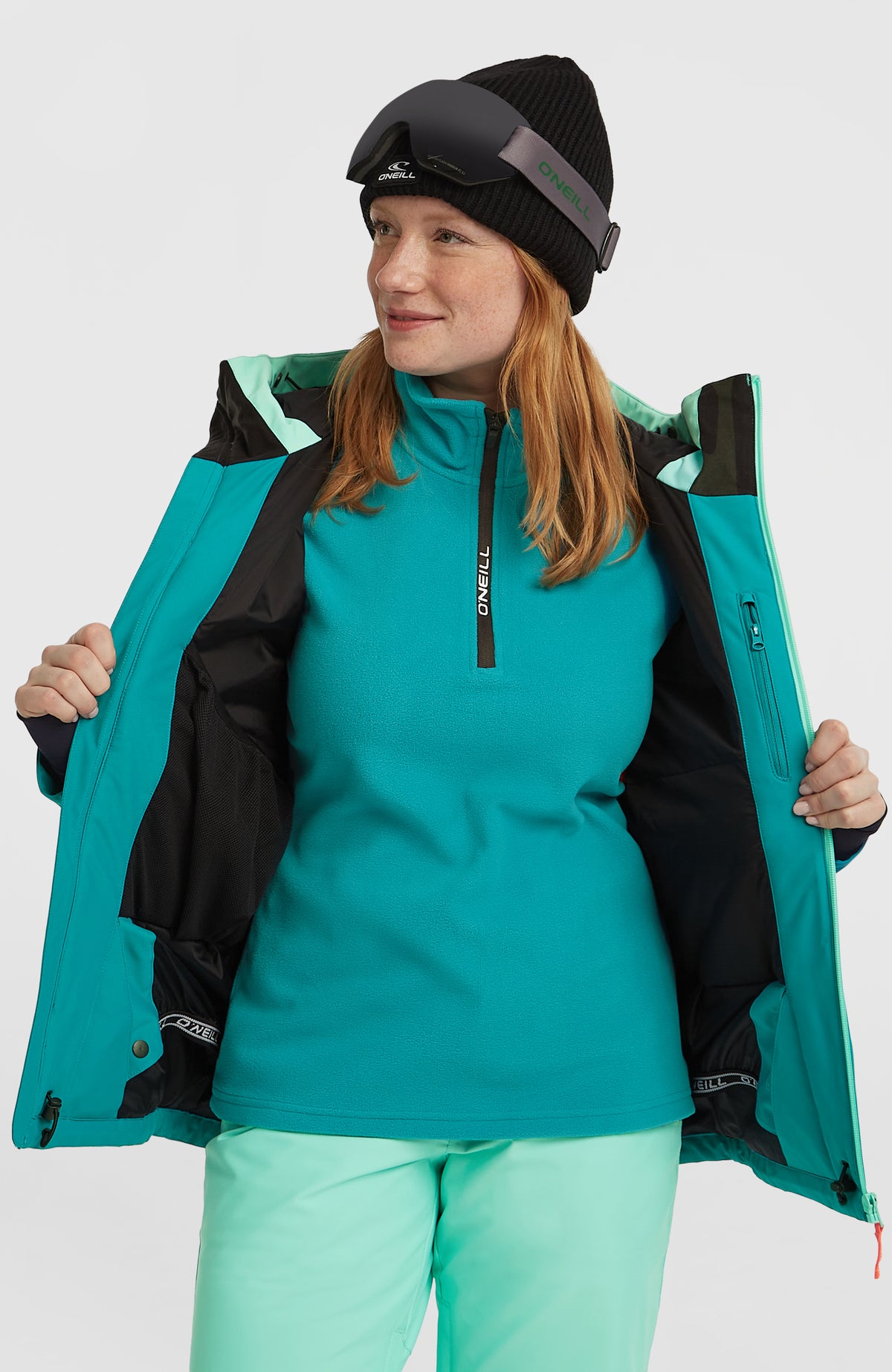 FWC'Cruz Triple Skijacke für Damen, grün, geöffnete Vorderansicht am Model mit Blick auf das Innenfutter