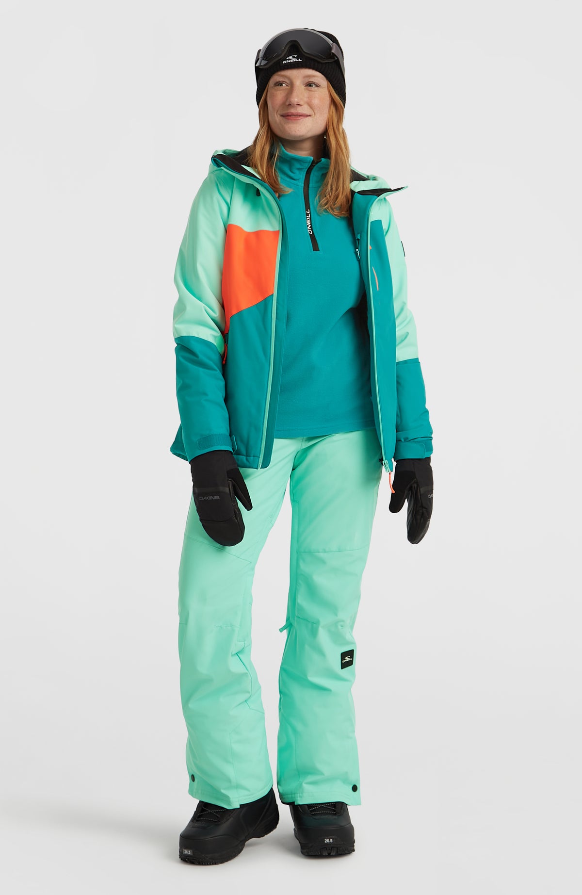 FWC'Cruz Triple Skijacke für Damen, grün, Ganzkörperansicht am Model mit geöffnetem Frontreißverschluss