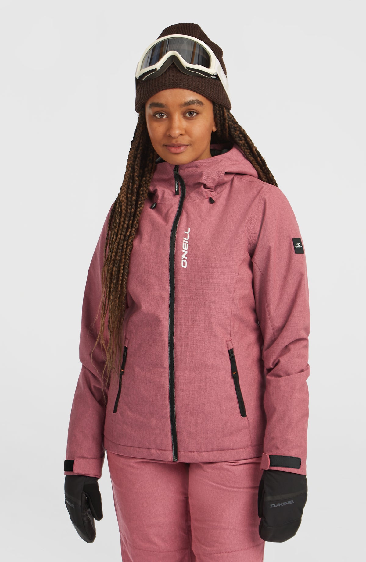 O'Neill FWC'Cruz Melange Skijacke für Damen in Pink, Vorderansicht mit Reißverschluss und Kapuze, am Model