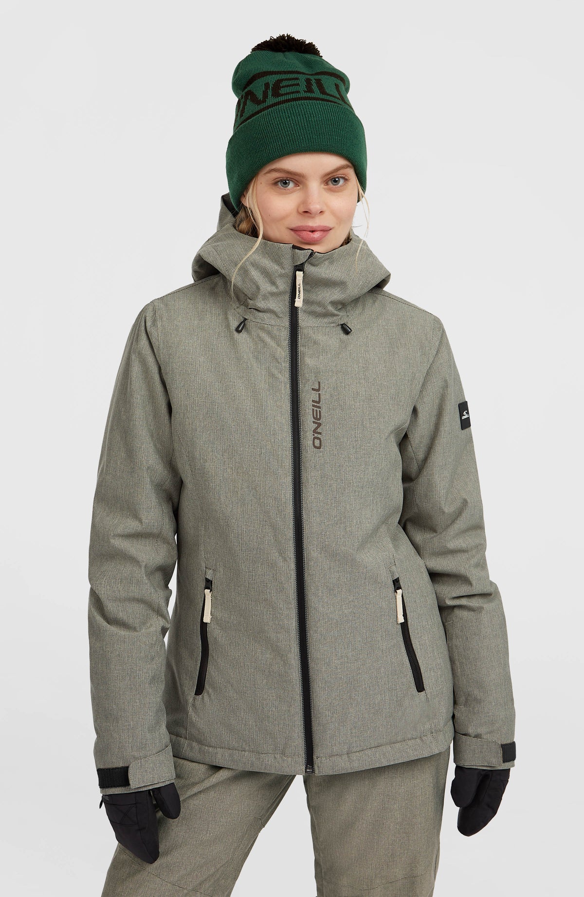 O'Neill FWC'Cruz Melange Skijacke für Damen, beige, Vorderansicht, Reißverschluss und Kapuze am Model