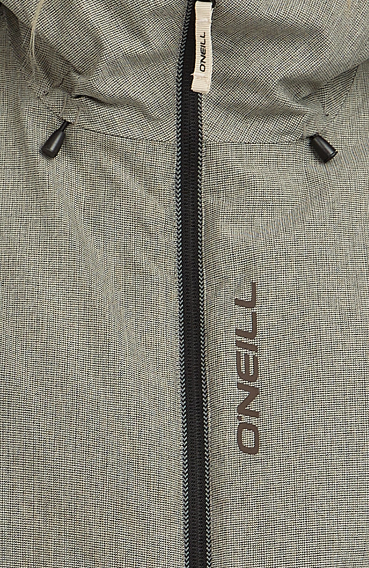 Nahaufnahme der beigen FWC'Cruz Melange Skijacke, Reißverschluss mit Zipper-Puller und Logo-Schriftzug