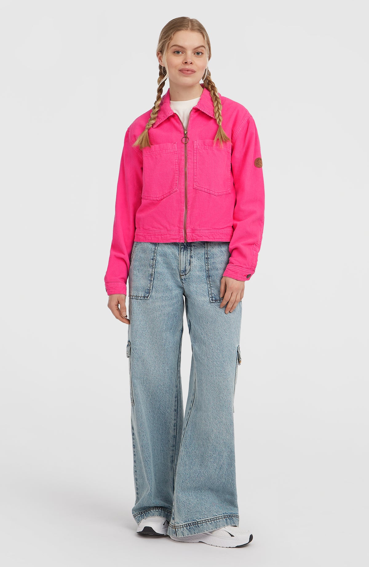 O'Riginals Cordjacke für Damen, pink, Ganzkörperansicht von vorne getragen am Model