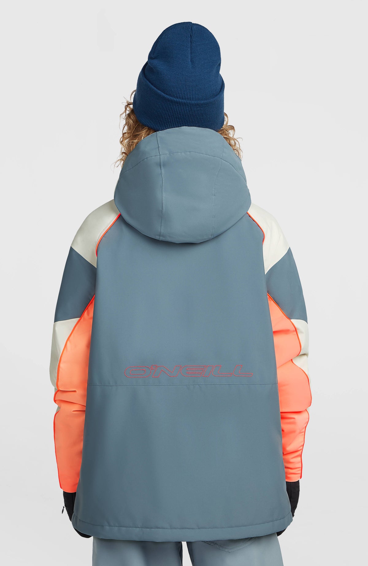 FWC'Cruz Break Point Skijacke für Damen, blau, Rückansicht am Model mit Logo-Schriftzug