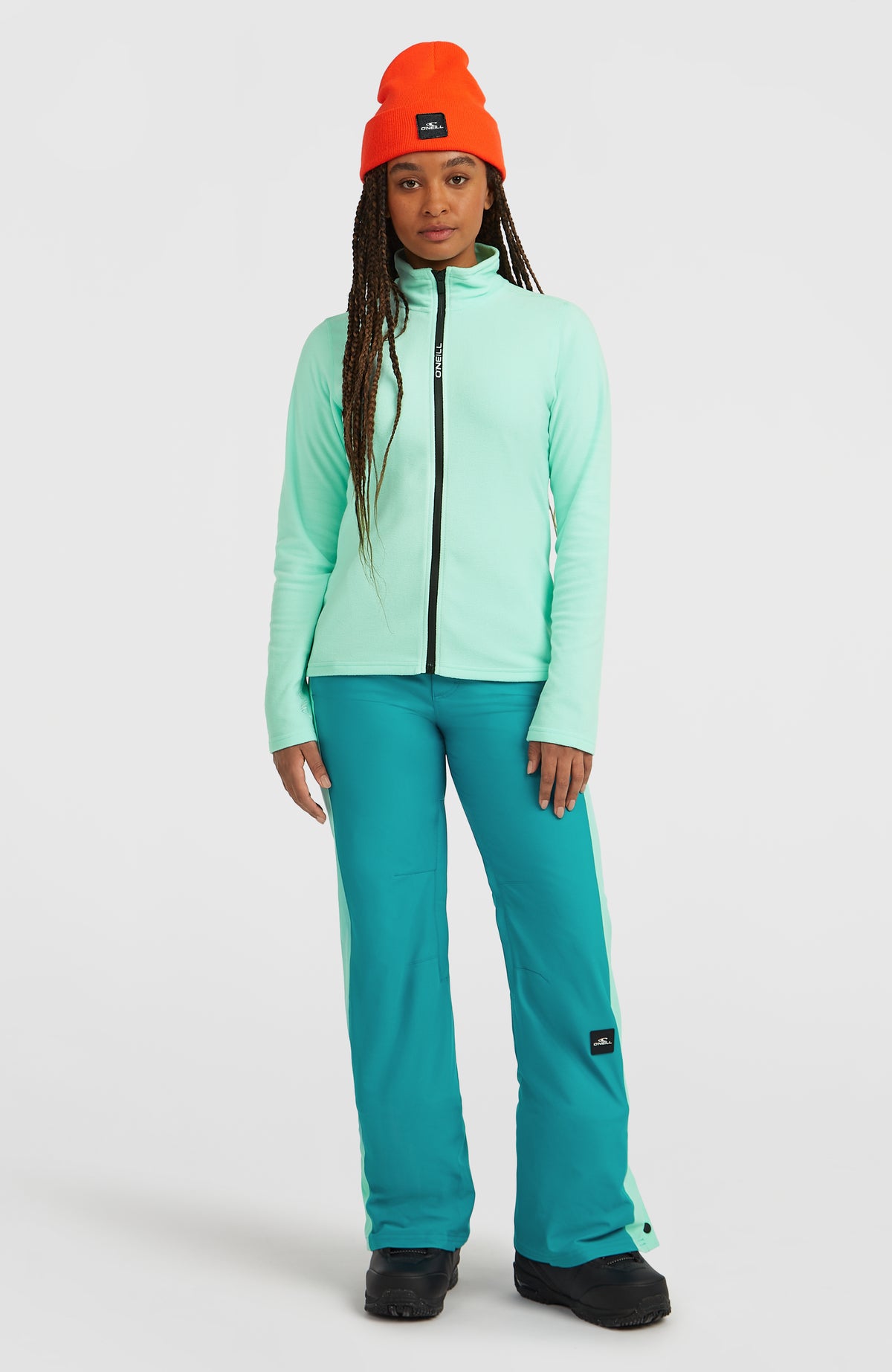 FWC'Cruz Duo Skihose für Damen, blau, Ganzkörperansicht am Model mit Jacke und Mütze