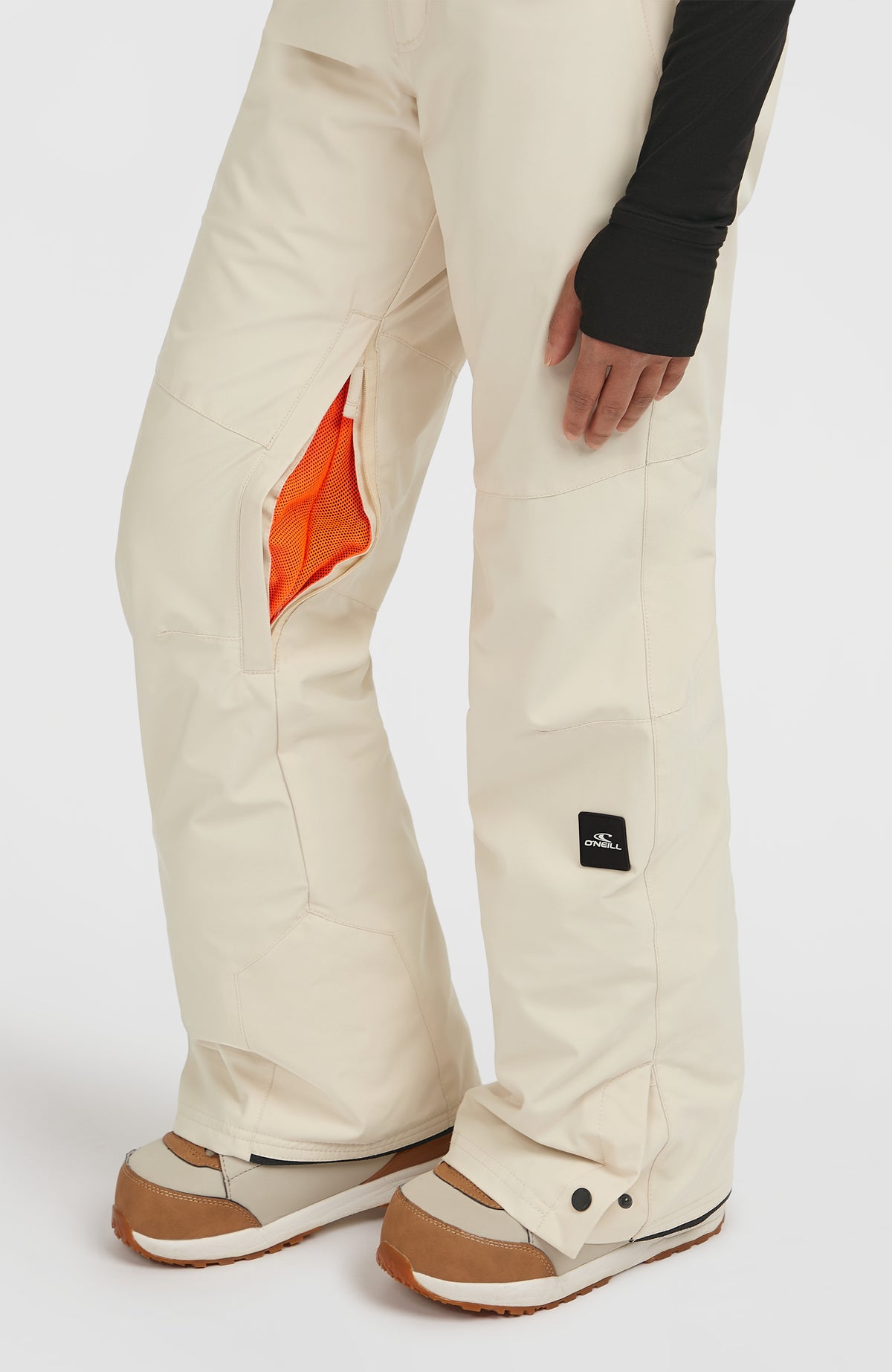FWC'Cruz Slim Skihose für Damen, beige, Detailansicht des geöffneten Belüftungsreißverschlusses am Hosenbein