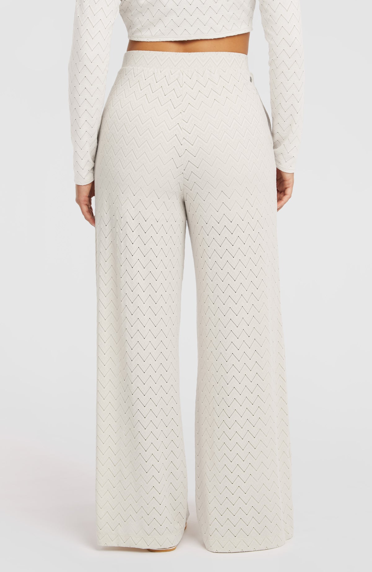 O'Riginals Wide-Leg Hose für Damen, weiß, Rückansicht in voller Länge mit weitem Bein am Model