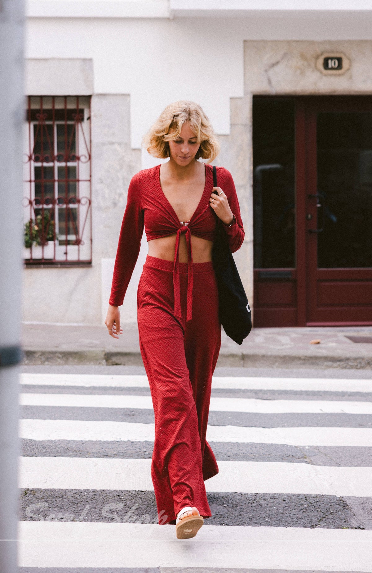 O'Riginals Wide-Leg Hose für Damen, rot, unterwegs in der Stadt, getragen am Model