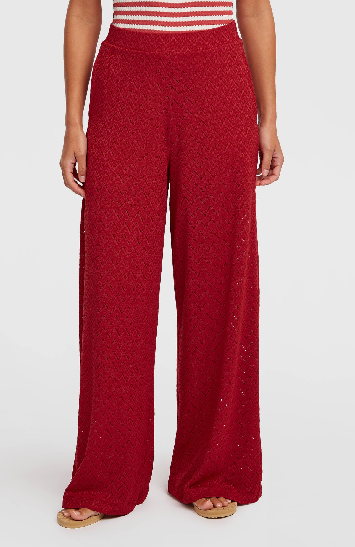 O'Riginals Wide-Leg Hose für Damen, rot, Frontalansicht von Bund bis Saum, am Model