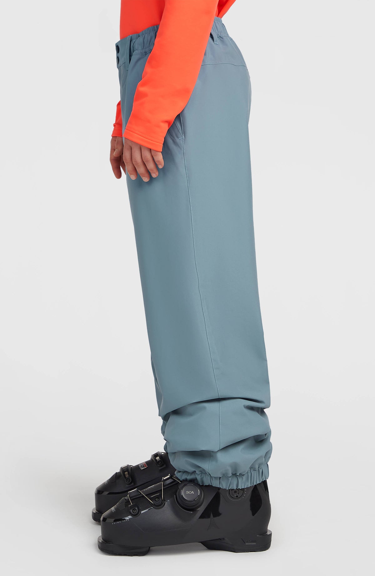 FWC Oversized Ski- und Snowboardhose für Damen, blau, Seitenansicht am Model