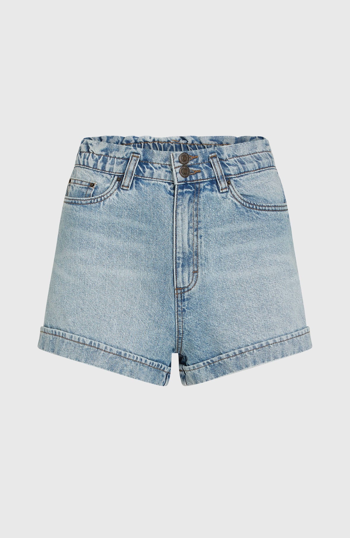 Blaue Tasia Paperbag Shorts für Damen, flach liegend von vorne mit zwei Knöpfen am Bund und Seitentaschen