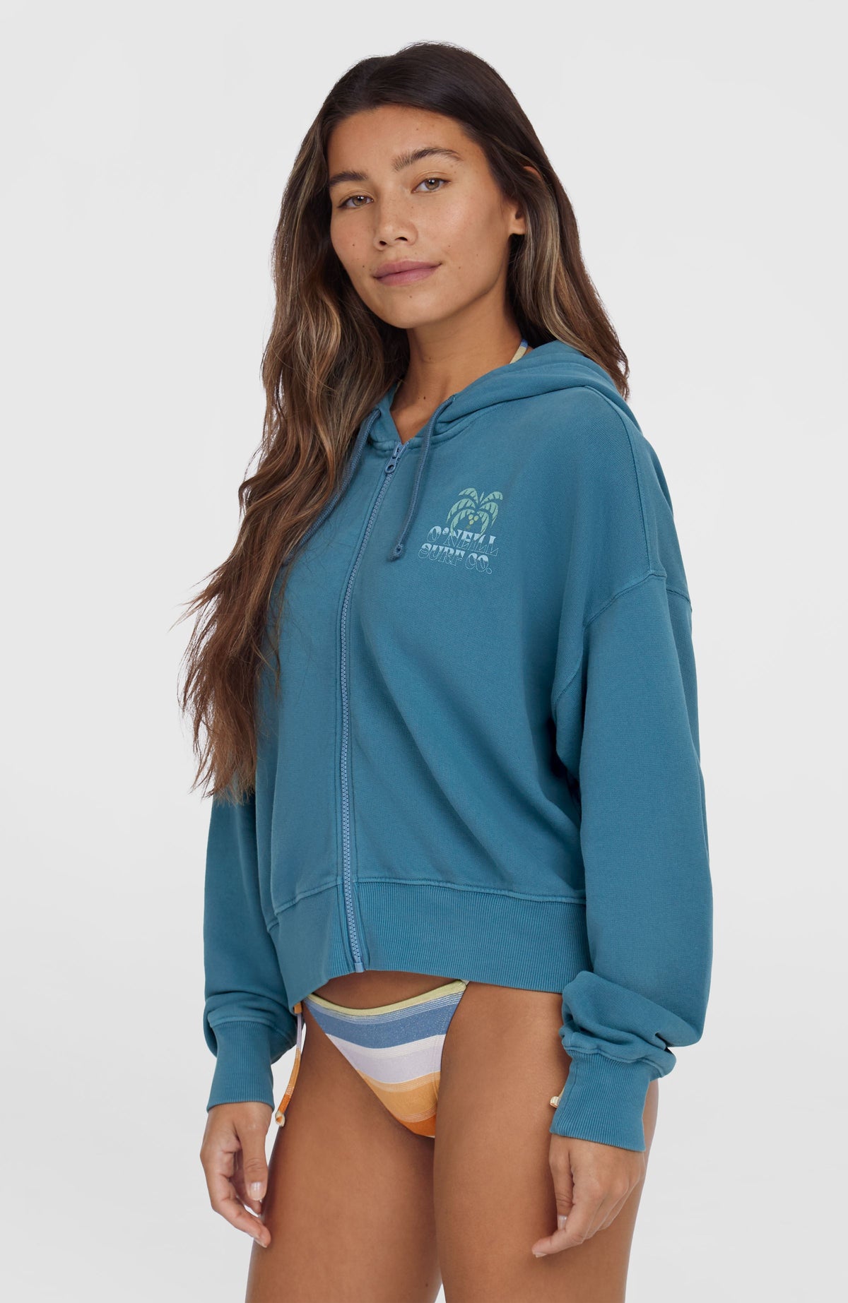Beach Vintage Kapuzenjacke mit Reißverschluss für Damen, blau, schräge Seitenansicht am Model