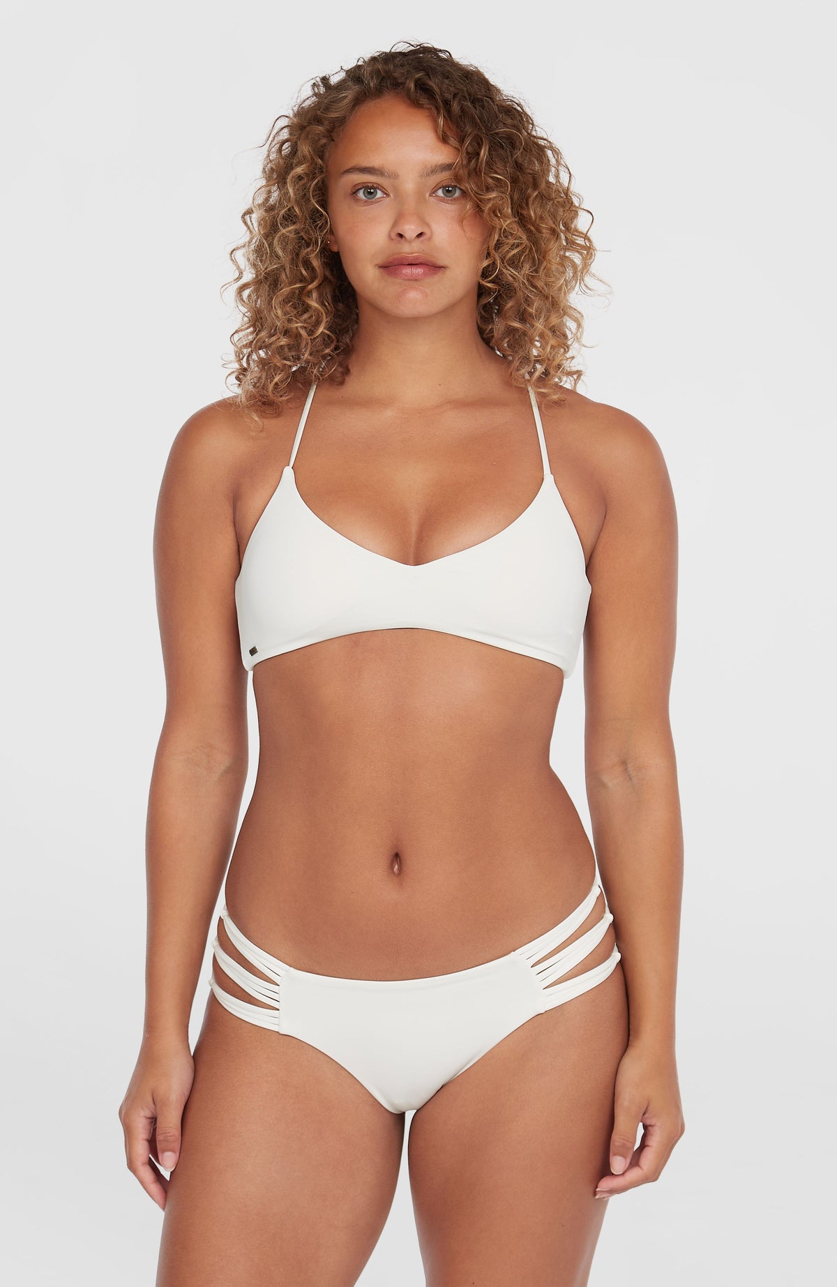 Boulders Bikinihose für Damen, weiß, frontale Gesamtansicht getragen am Model