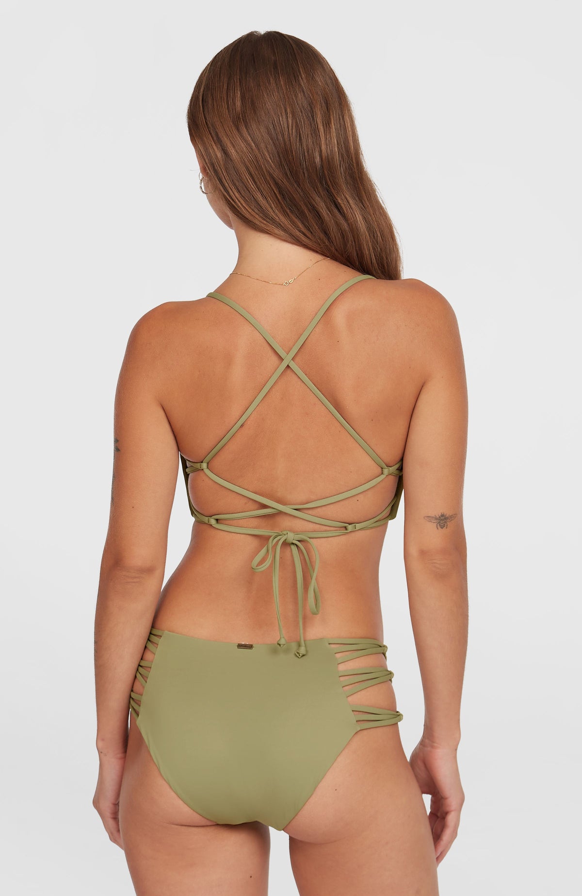 Boulders Bikinihose für Damen, grün, Ganzkörperansicht von hinten getragen am Model