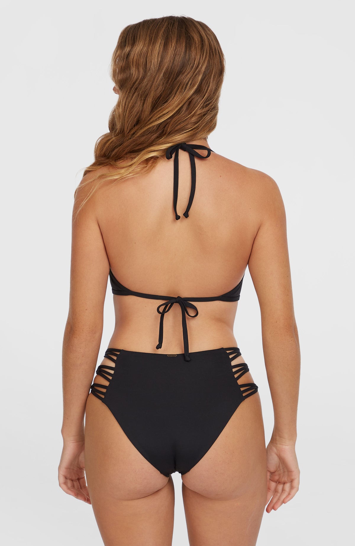Boulders Bikinihose für Damen, schwarz, vollständige Rückansicht am Model