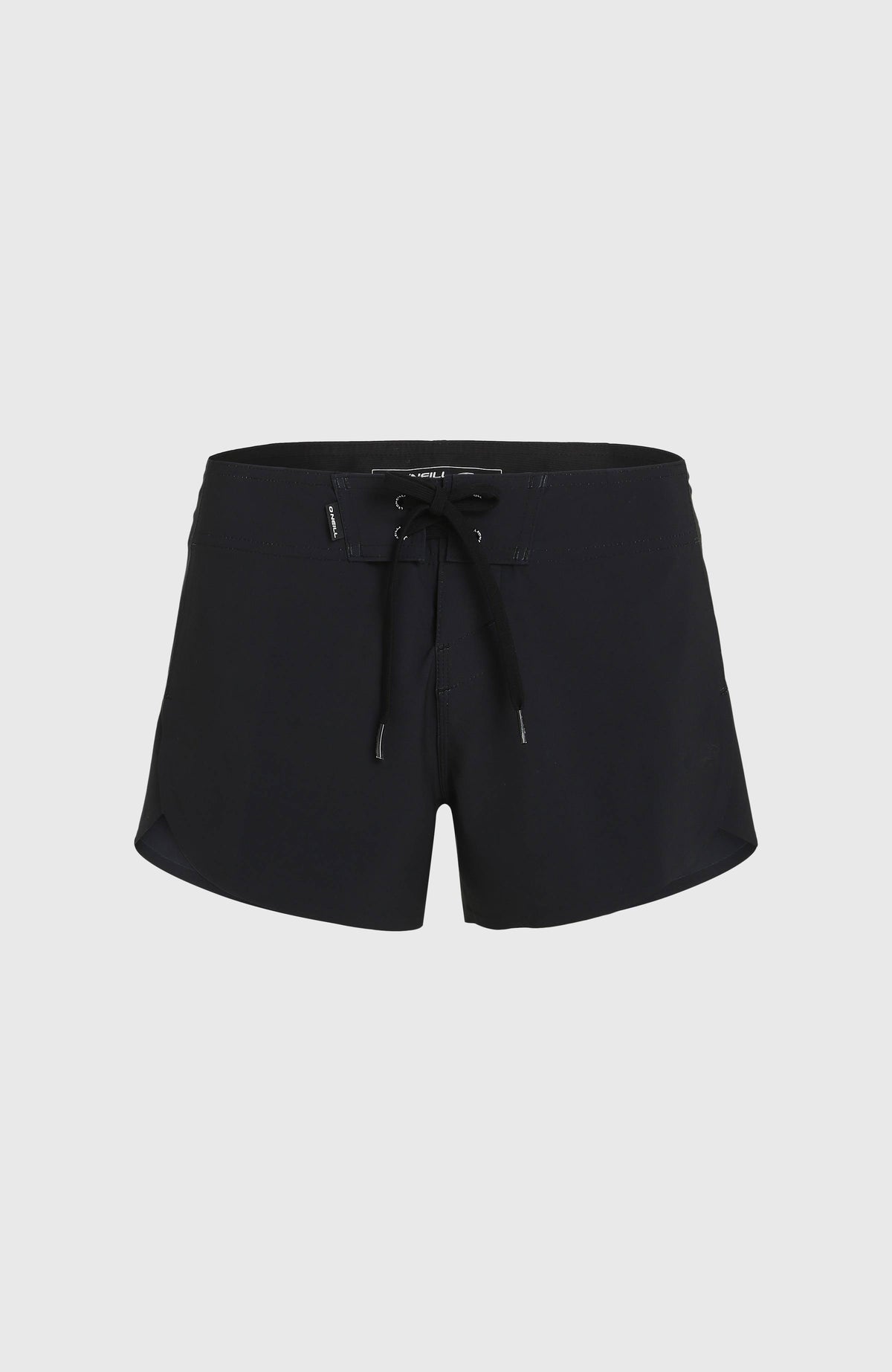 Hyperfreak Tech Boardshorts für Damen in Schwarz, freigestellt von vorne mit Bund und Schnürung