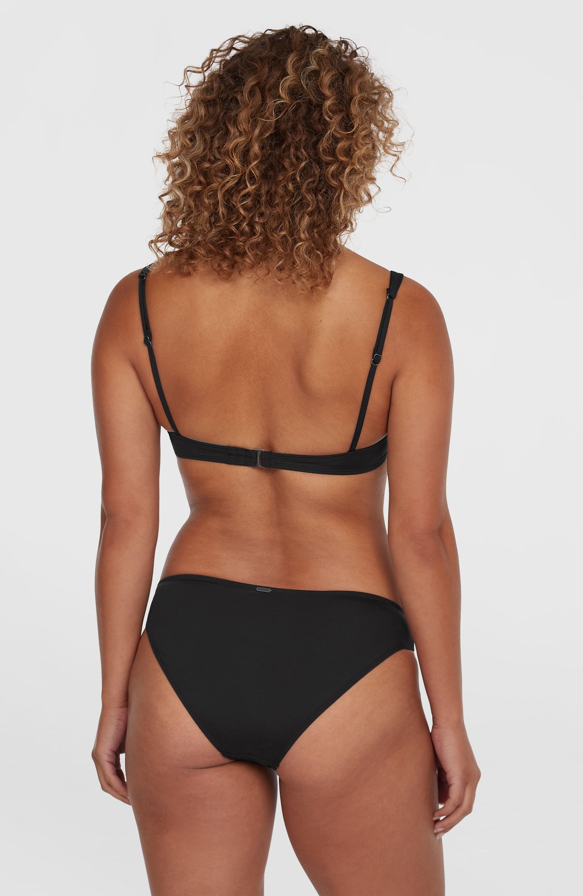 Saltwater Elsie Rita Bikini-Set für Damen, schwarz, Rückansicht am Model mit Verschluss