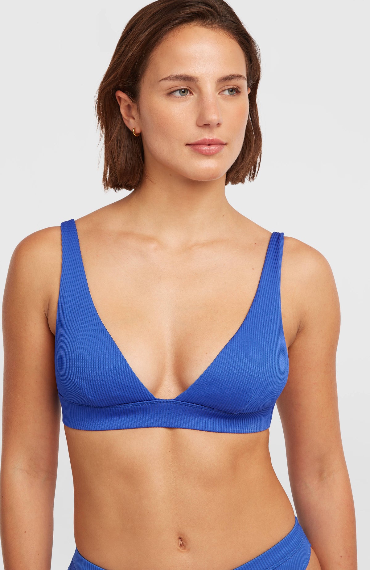 Women of the Wave Cancun Bikini-Set für Damen, blau, Nahaufnahme des Triangel-Oberteils am Model