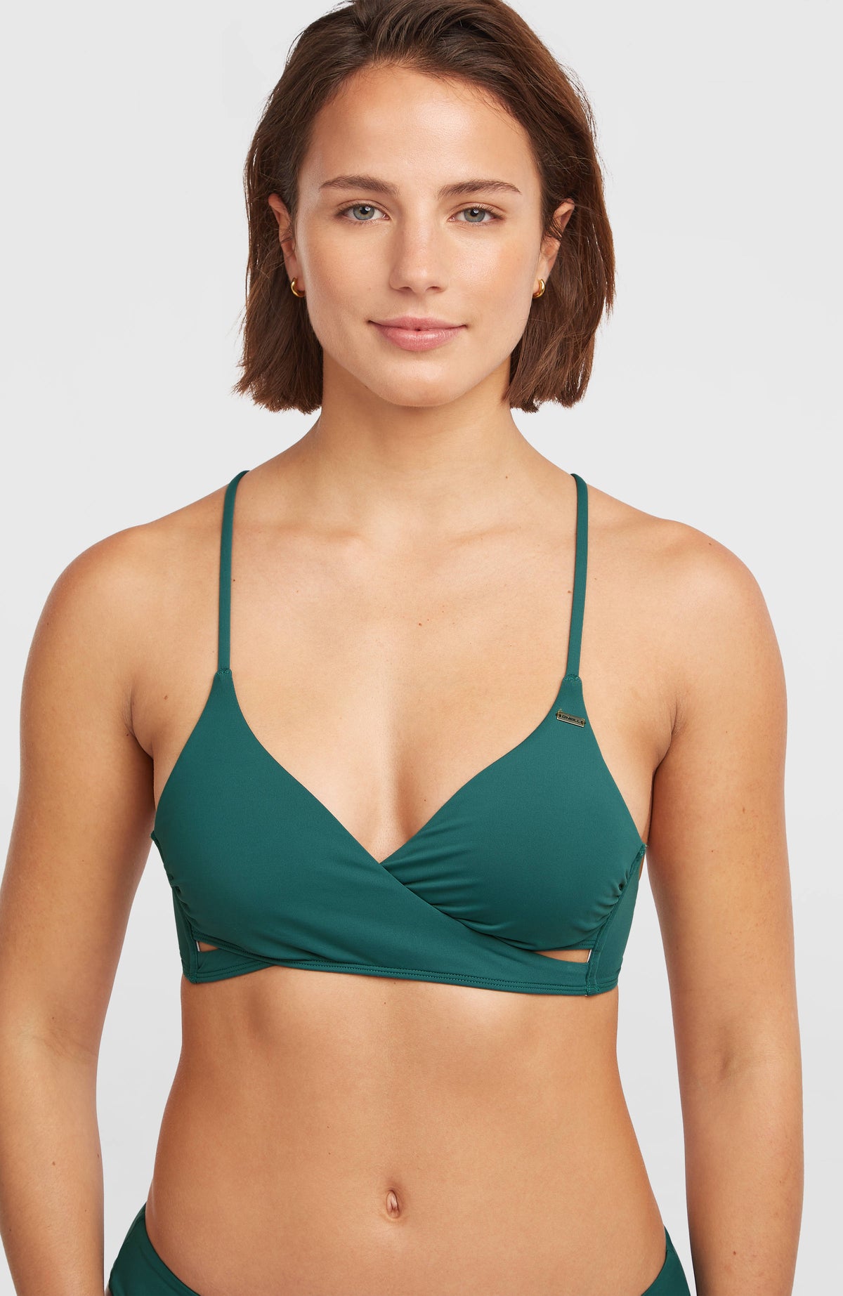 O'Neill Baay Bikini-Oberteil für Damen, grün, Vorderansicht mit gekreuzten Cups am Model
