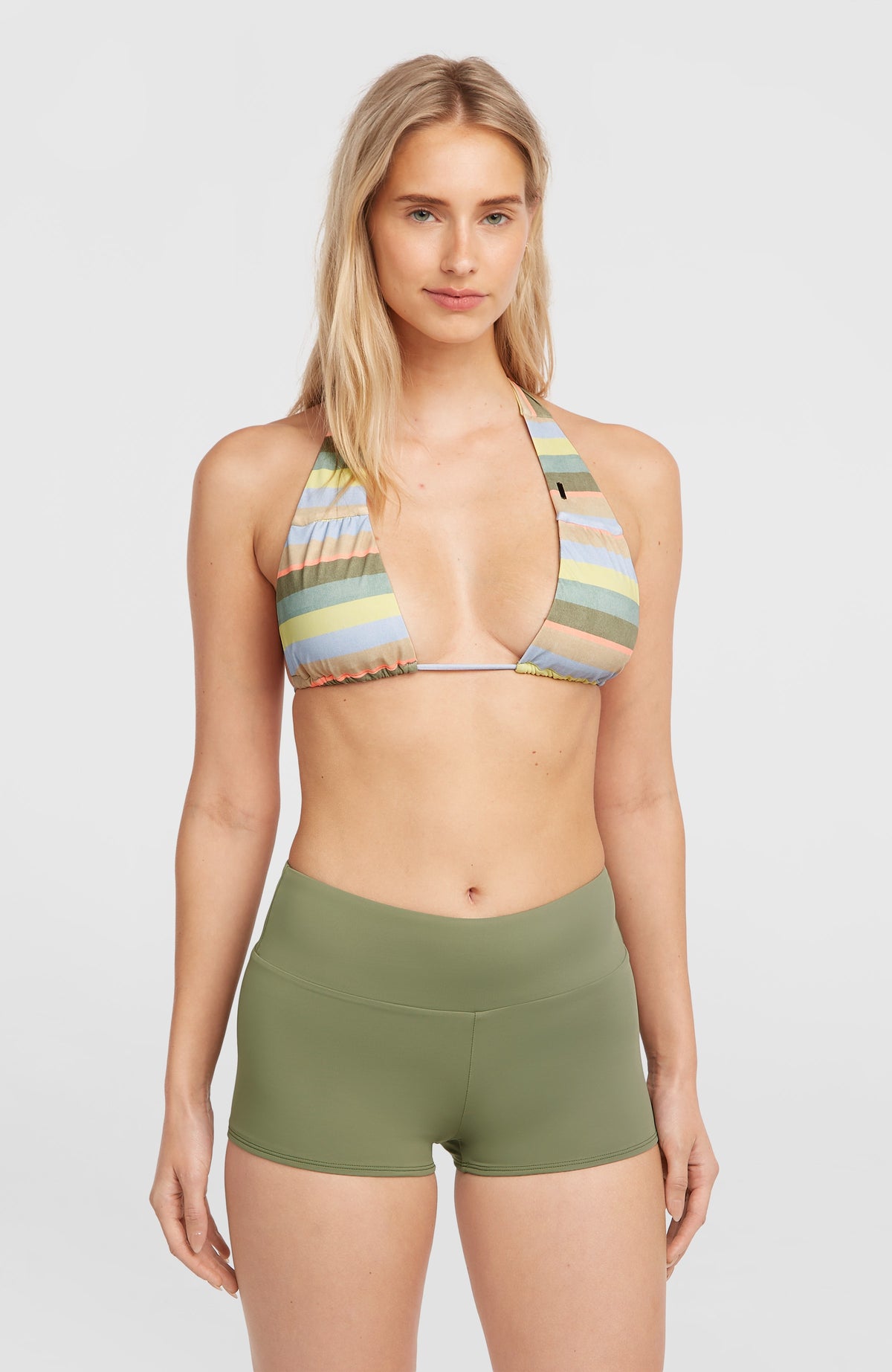 Grenada Bikinihose für Damen, grün, Frontalansicht getragen am Model im Studio