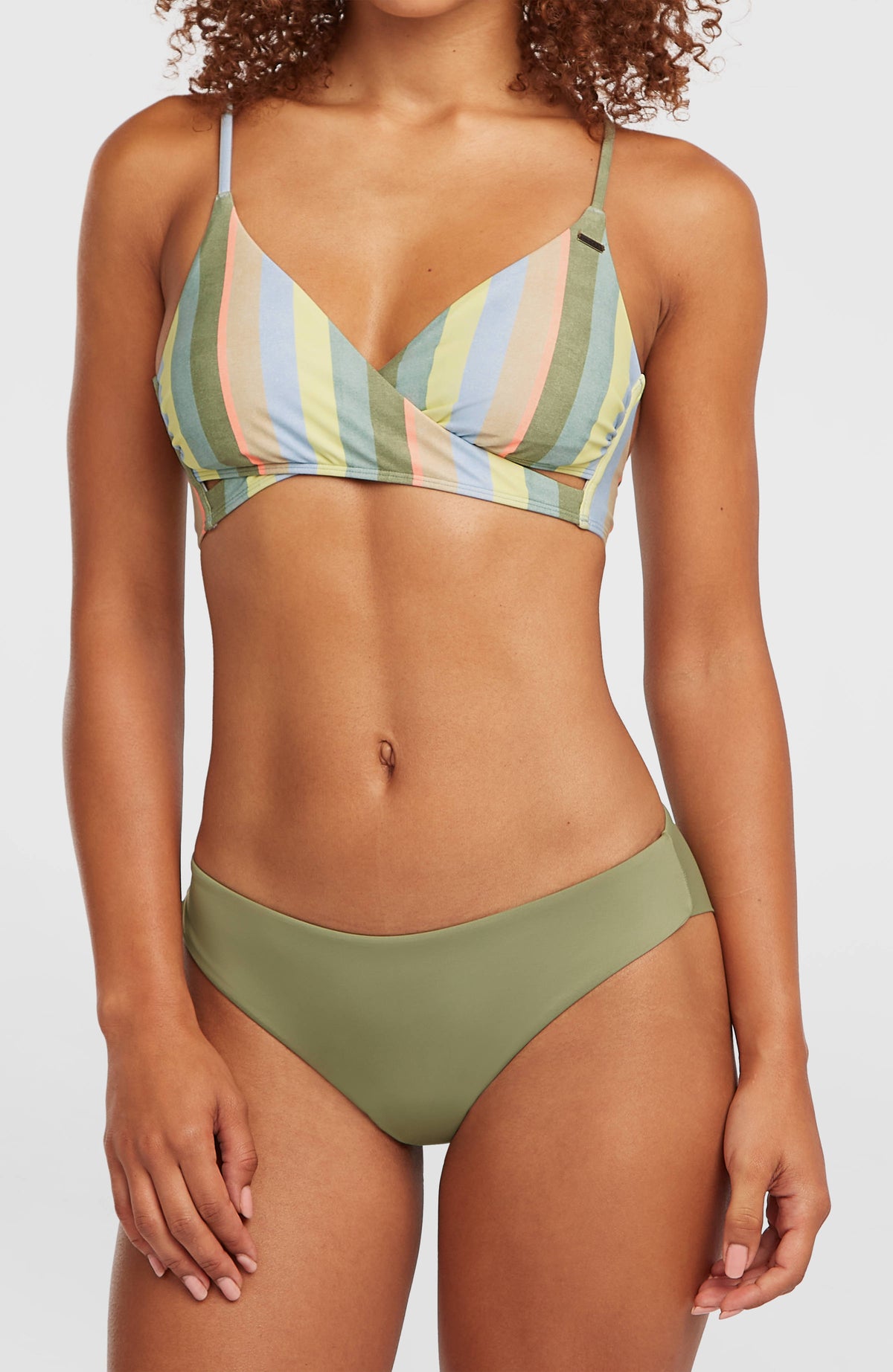Maoi Bikinihose für Damen, grün, Vorderansicht am Model
