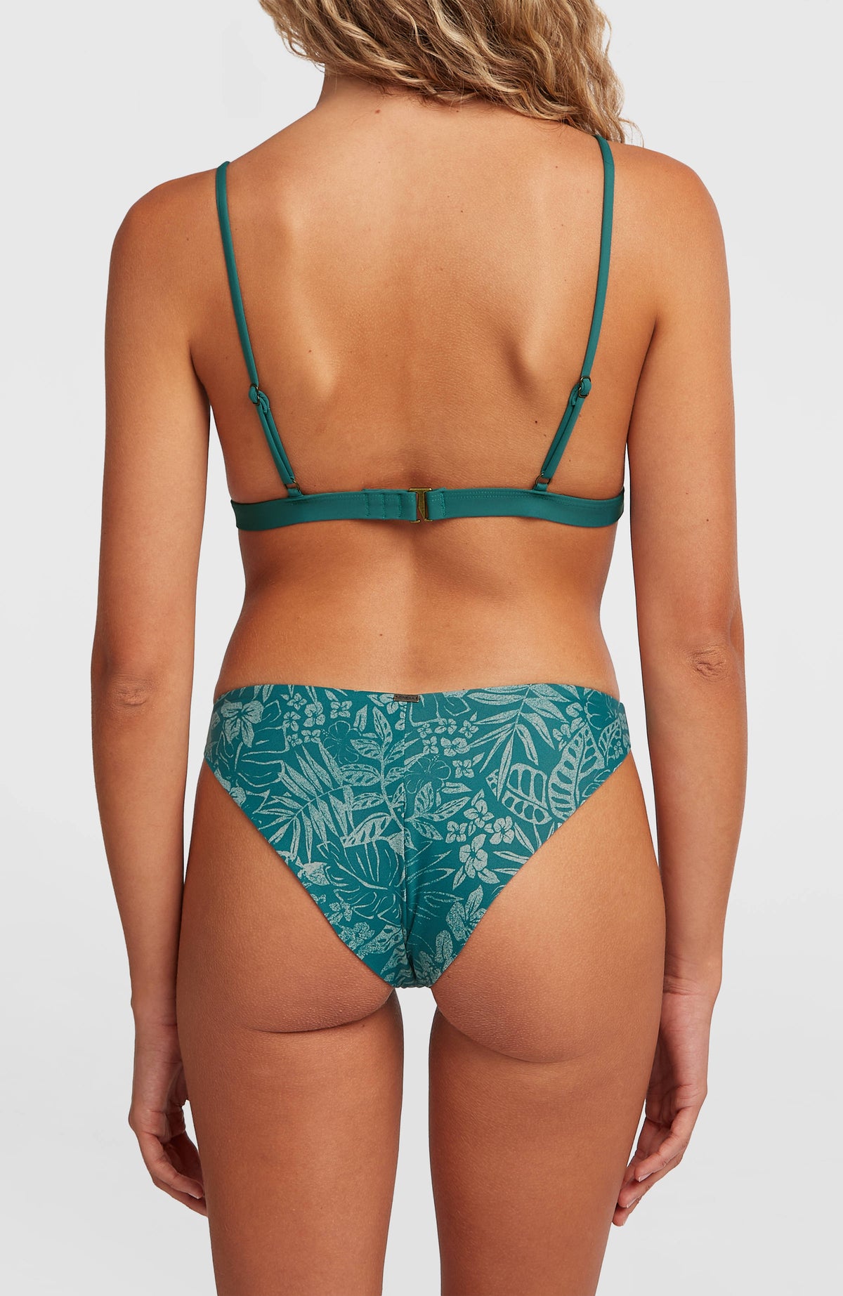 O'Neill Amy Bikinihose für Damen, grün mit Pflanzenmuster in Hellgrün, Rückansicht getragen am Model