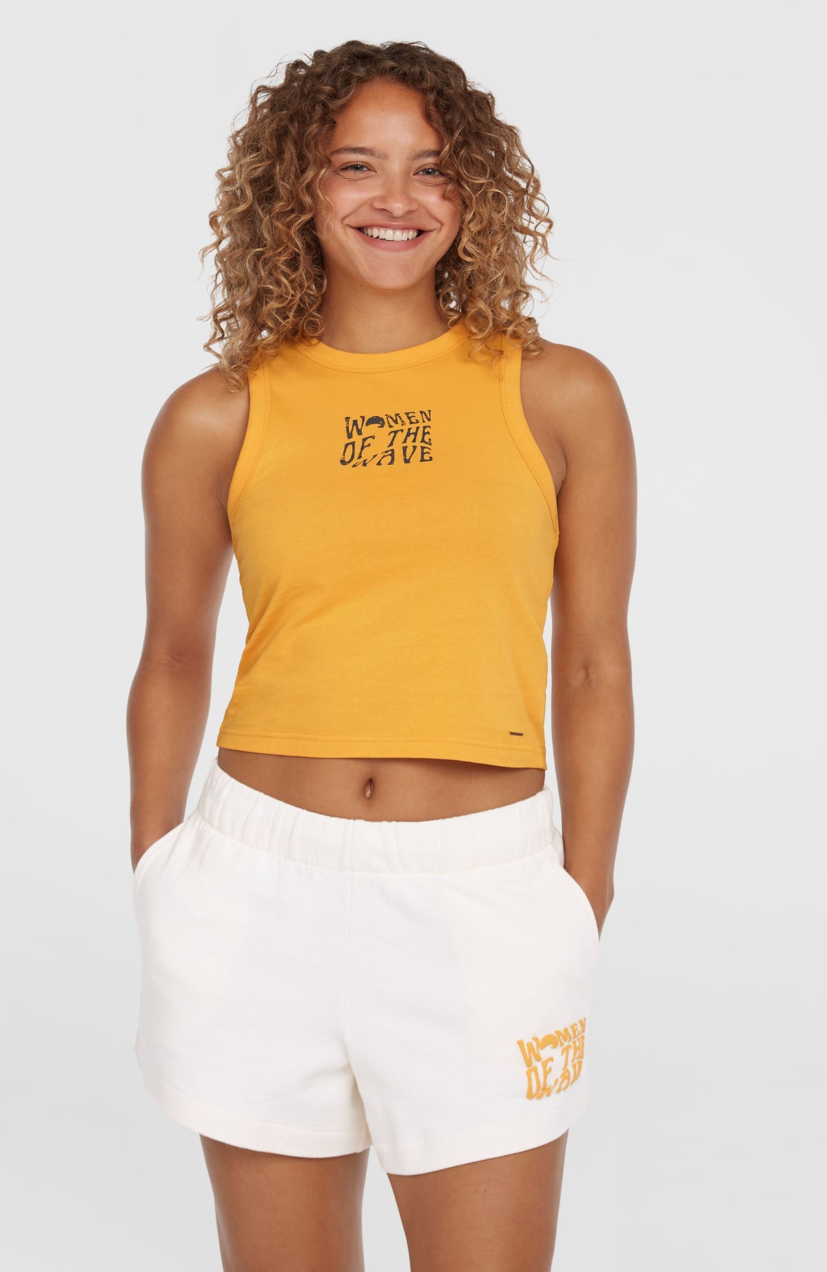 O'Neill Women of the Wave Tanktop für Damen, orange mit Grafik-Print in Schwarz, Vorderansicht am Model