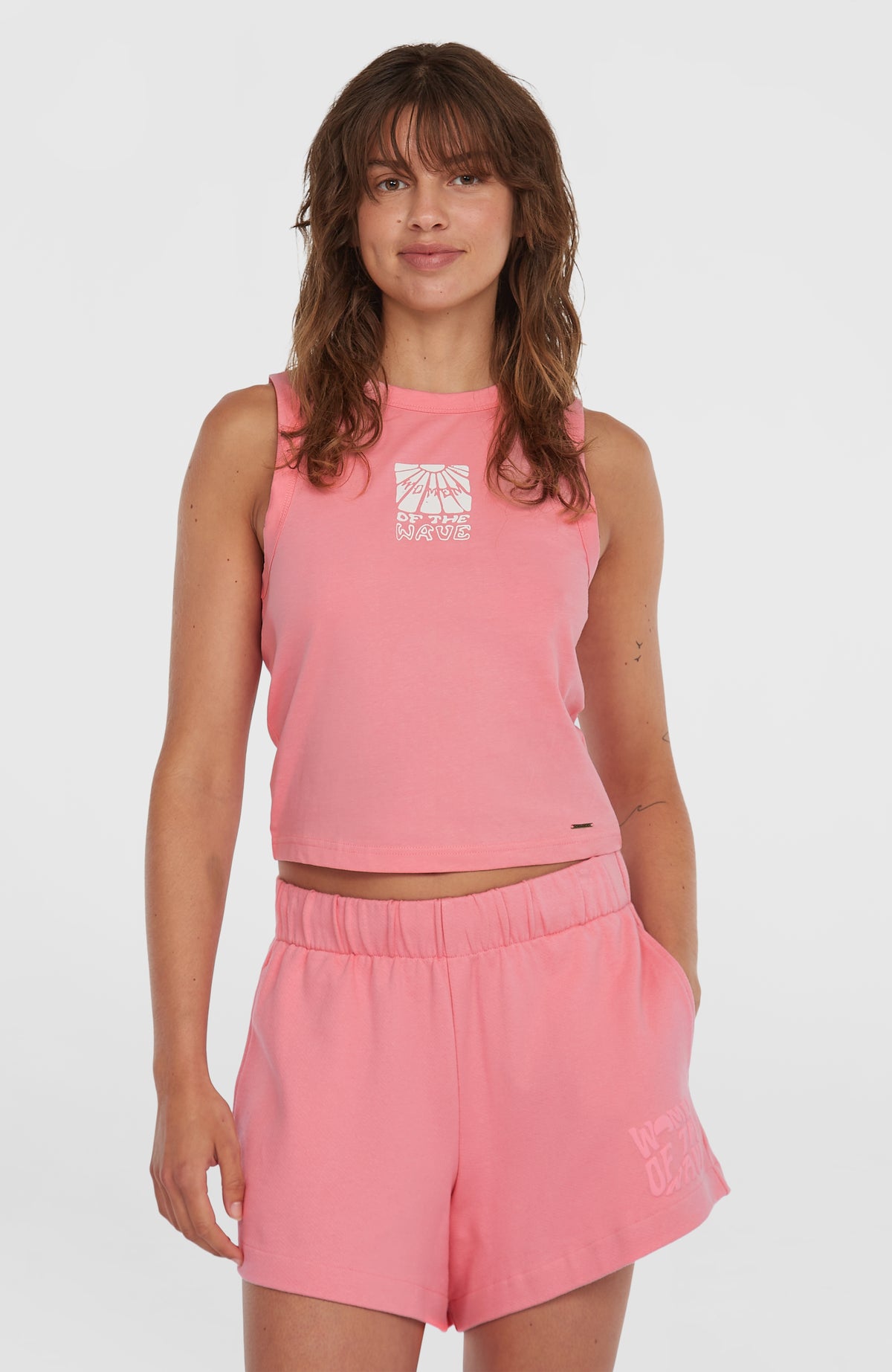 O'Neill Women of the Wave Tanktop für Damen, pink mit Grafik-Print in Weiß, Vorderansicht am Model
